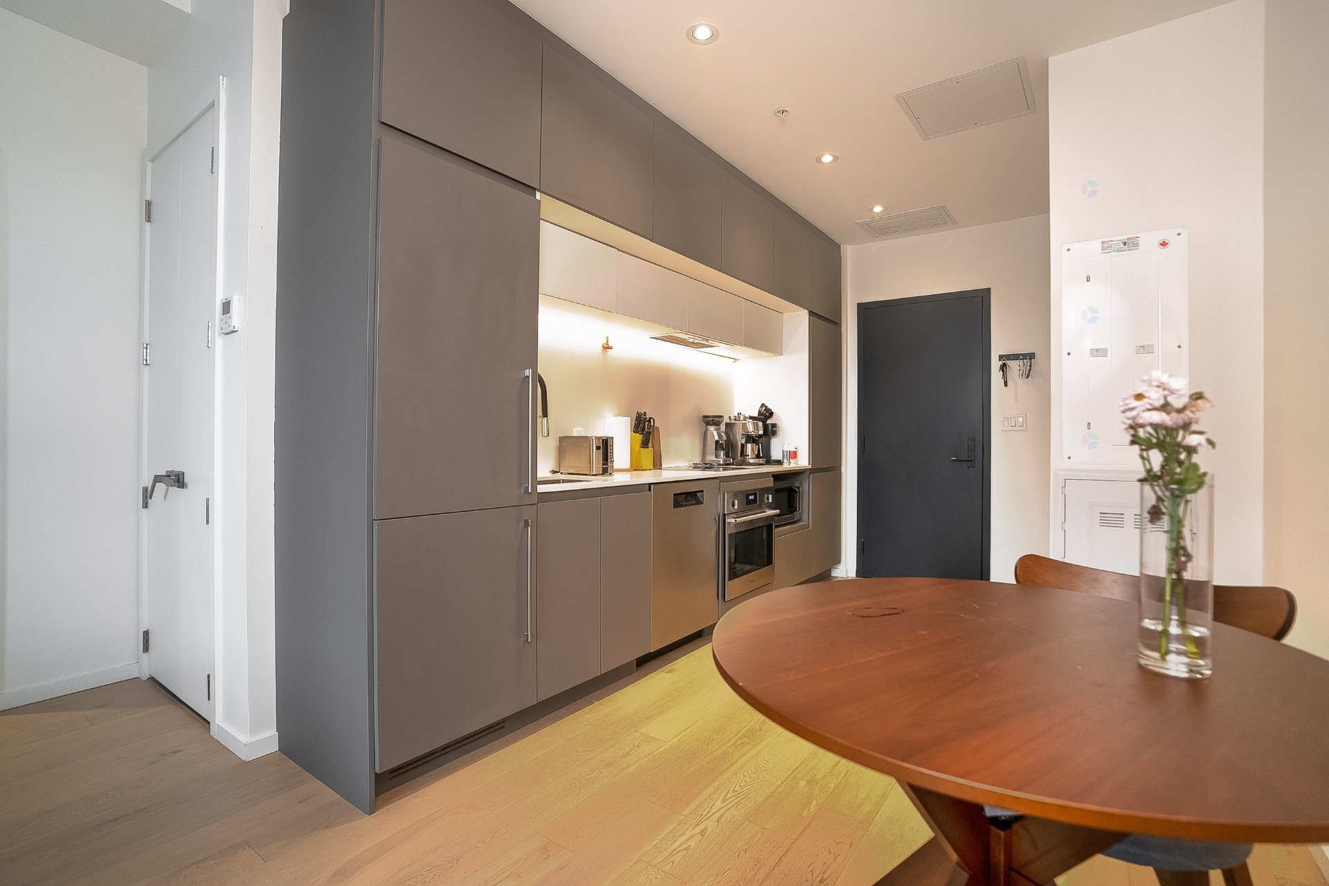 









1616


Rue des Bassins

, 808,
Montréal (Le Sud-Ouest),




QC
H3J0C3

