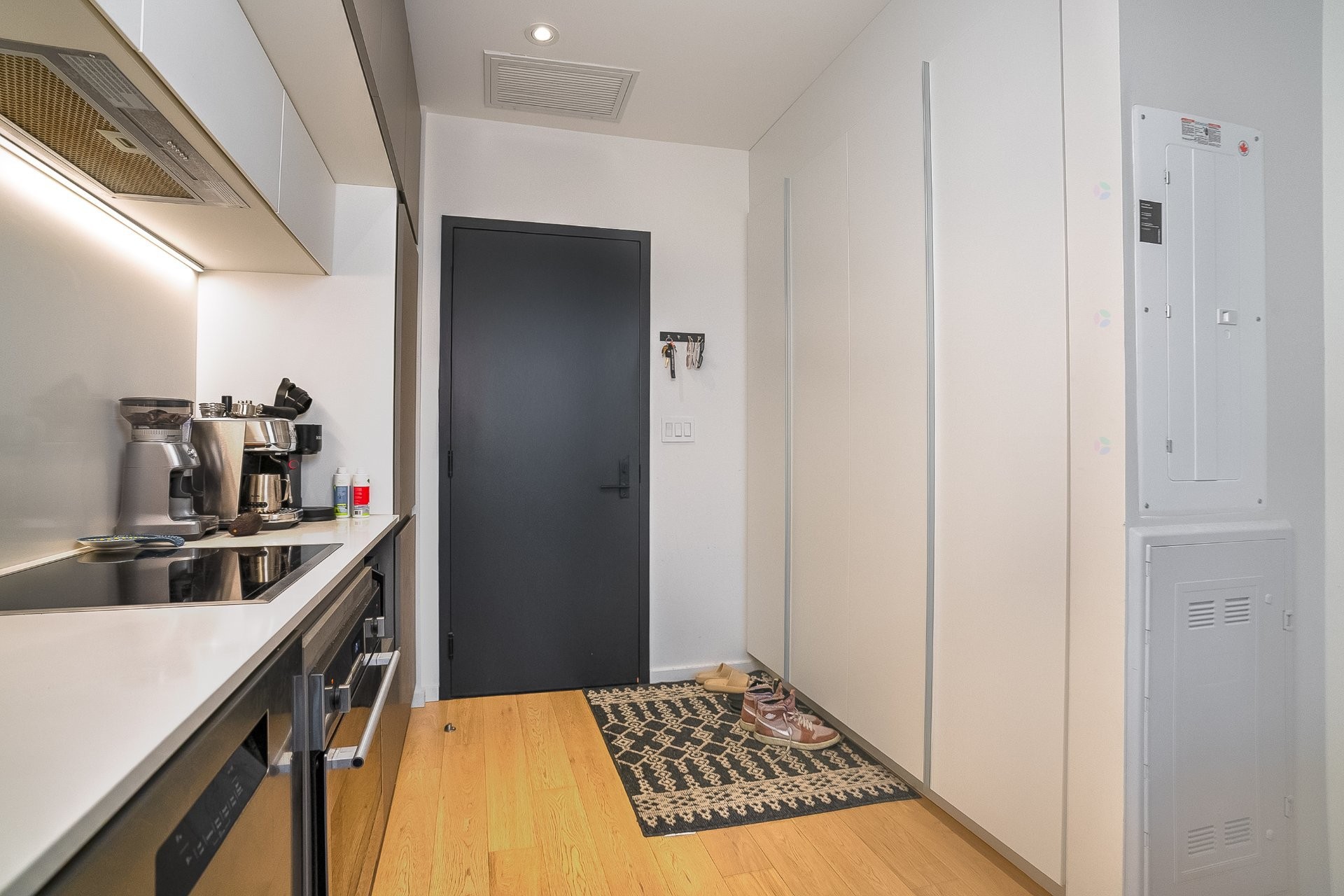









1616


Rue des Bassins

, 808,
Montréal (Le Sud-Ouest),




QC
H3J0C3

