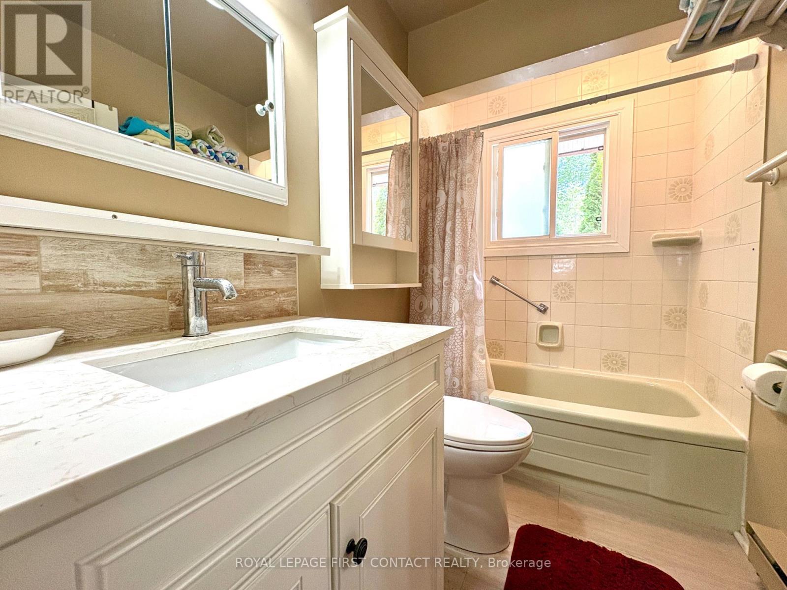 












1987 CHAMPLAIN ROAD

,
Tiny,




Ontario
L9M0B6

