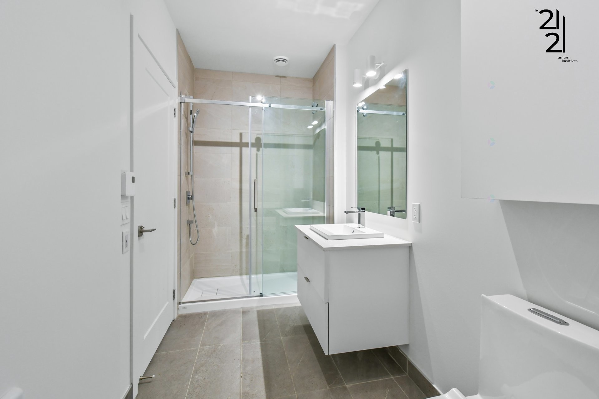 









2121


Av. Papineau

, 311,
Montréal (Ville-Marie),




QC
H2K0E6

