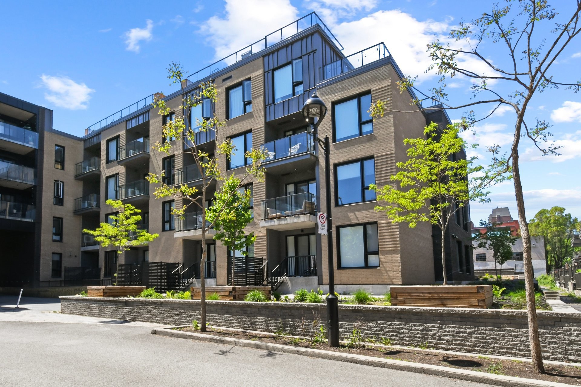 









2121


Av. Papineau

, 311,
Montréal (Ville-Marie),




QC
H2K0E6

