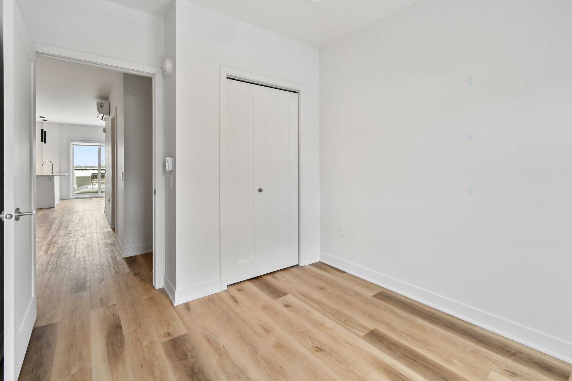 









2121


Av. Papineau

, 311,
Montréal (Ville-Marie),




QC
H2K0E6

