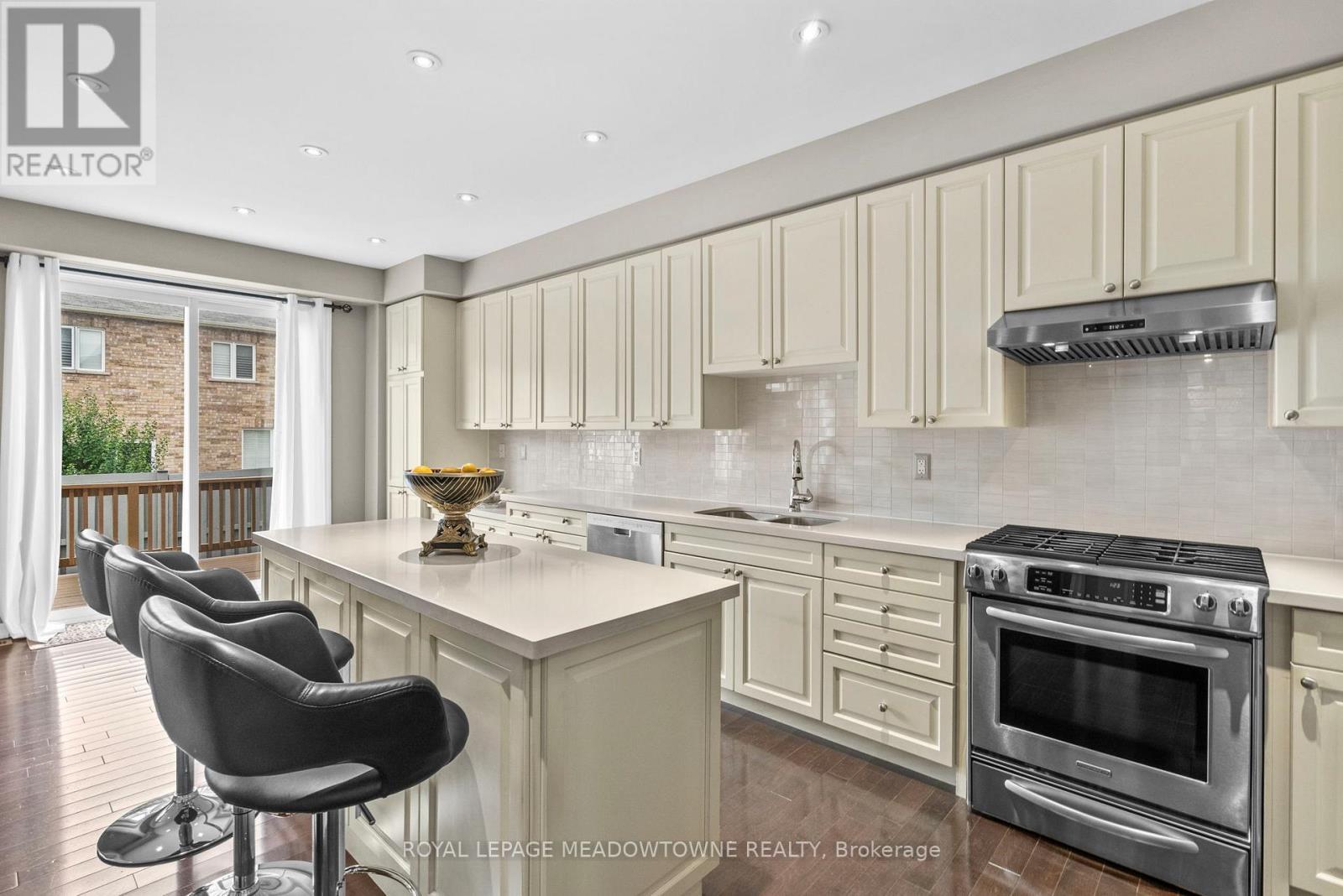 












589 BARTLEMAN TERRACE

,
Milton,




Ontario
L9T6Z4


