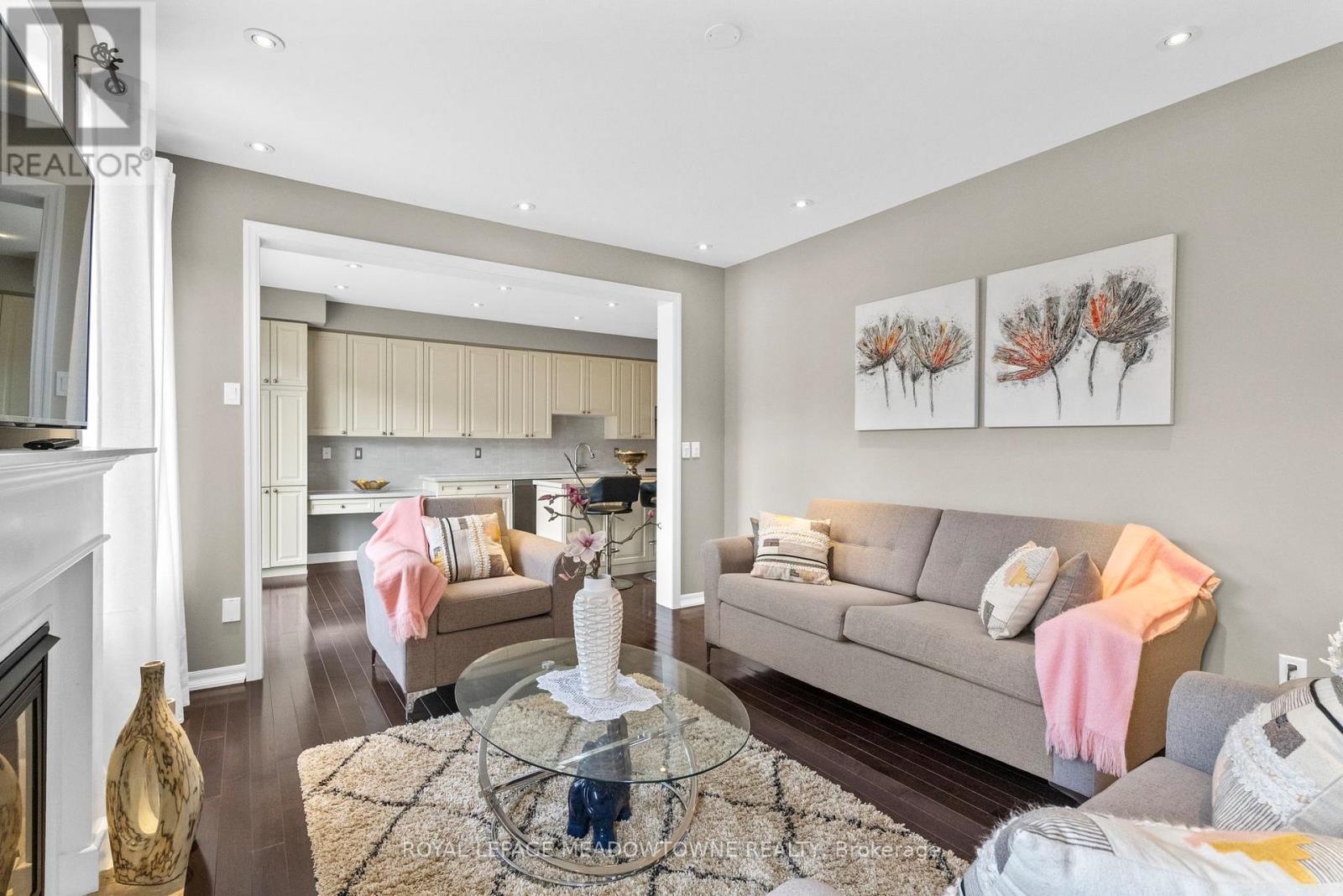 












589 BARTLEMAN TERRACE

,
Milton,




Ontario
L9T6Z4


