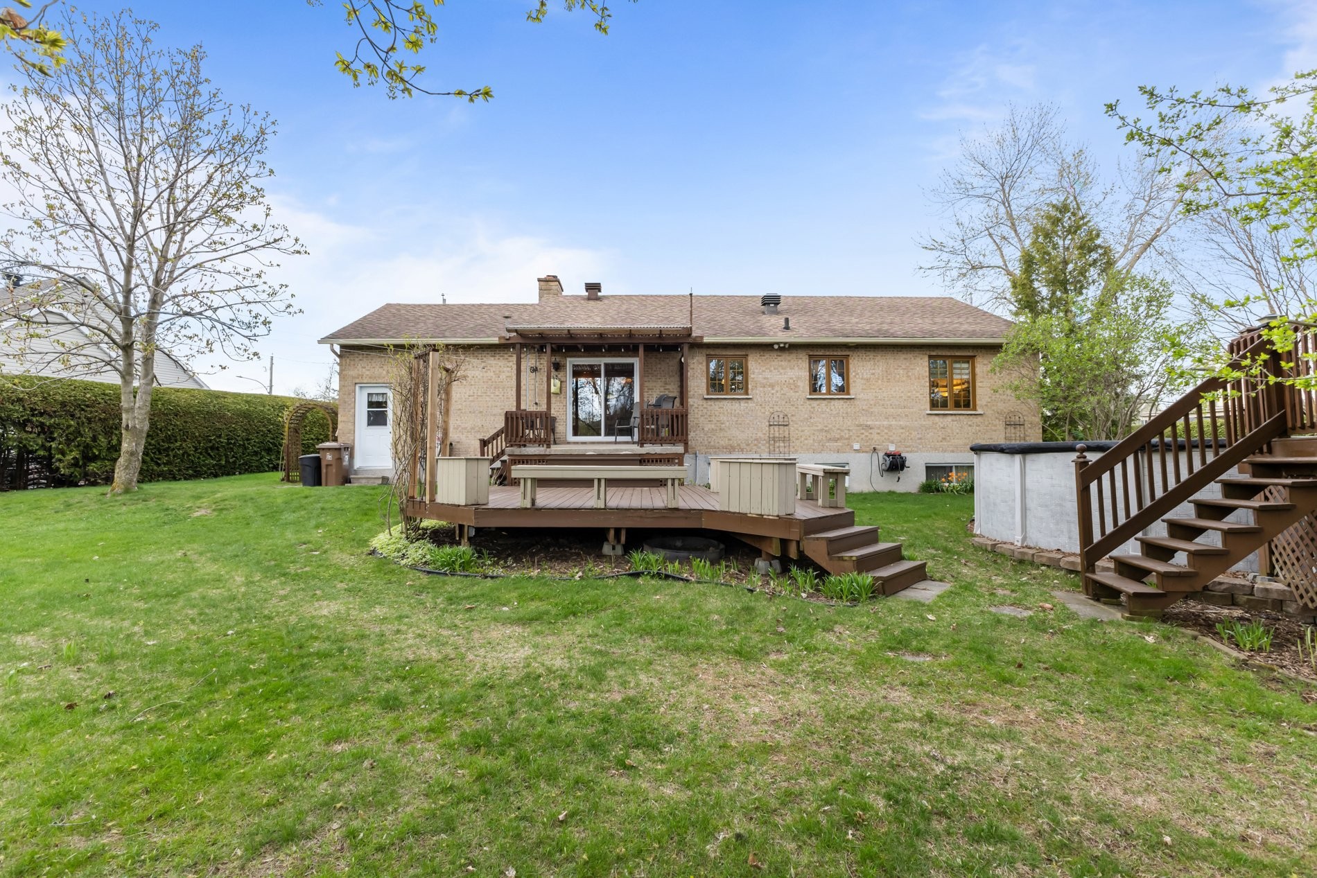 









245


Av. De Beaujeu

,
Saint-Hyacinthe,




QC
J2S7M9

