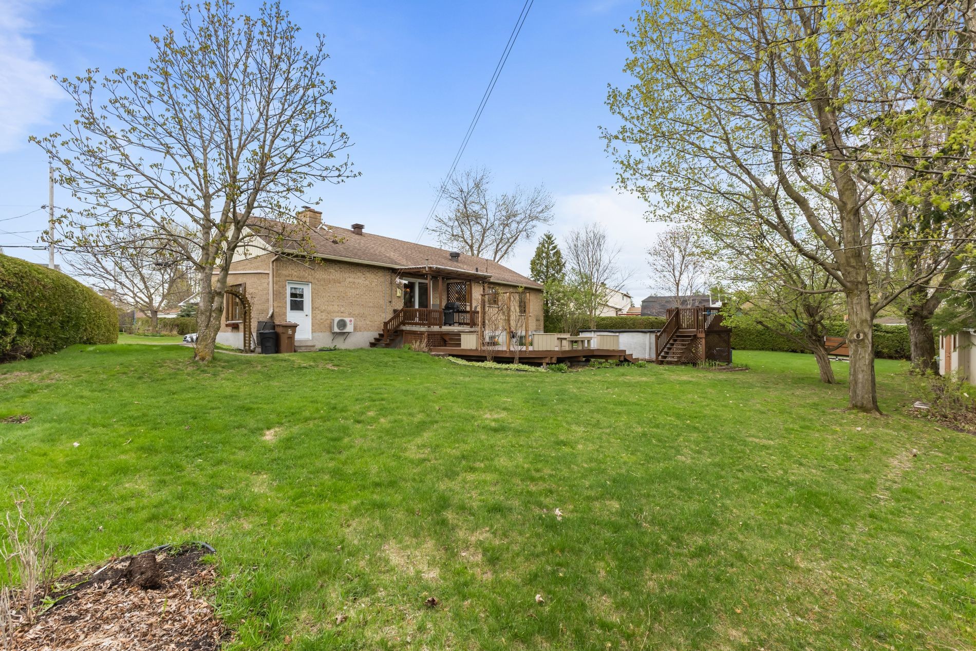 









245


Av. De Beaujeu

,
Saint-Hyacinthe,




QC
J2S7M9

