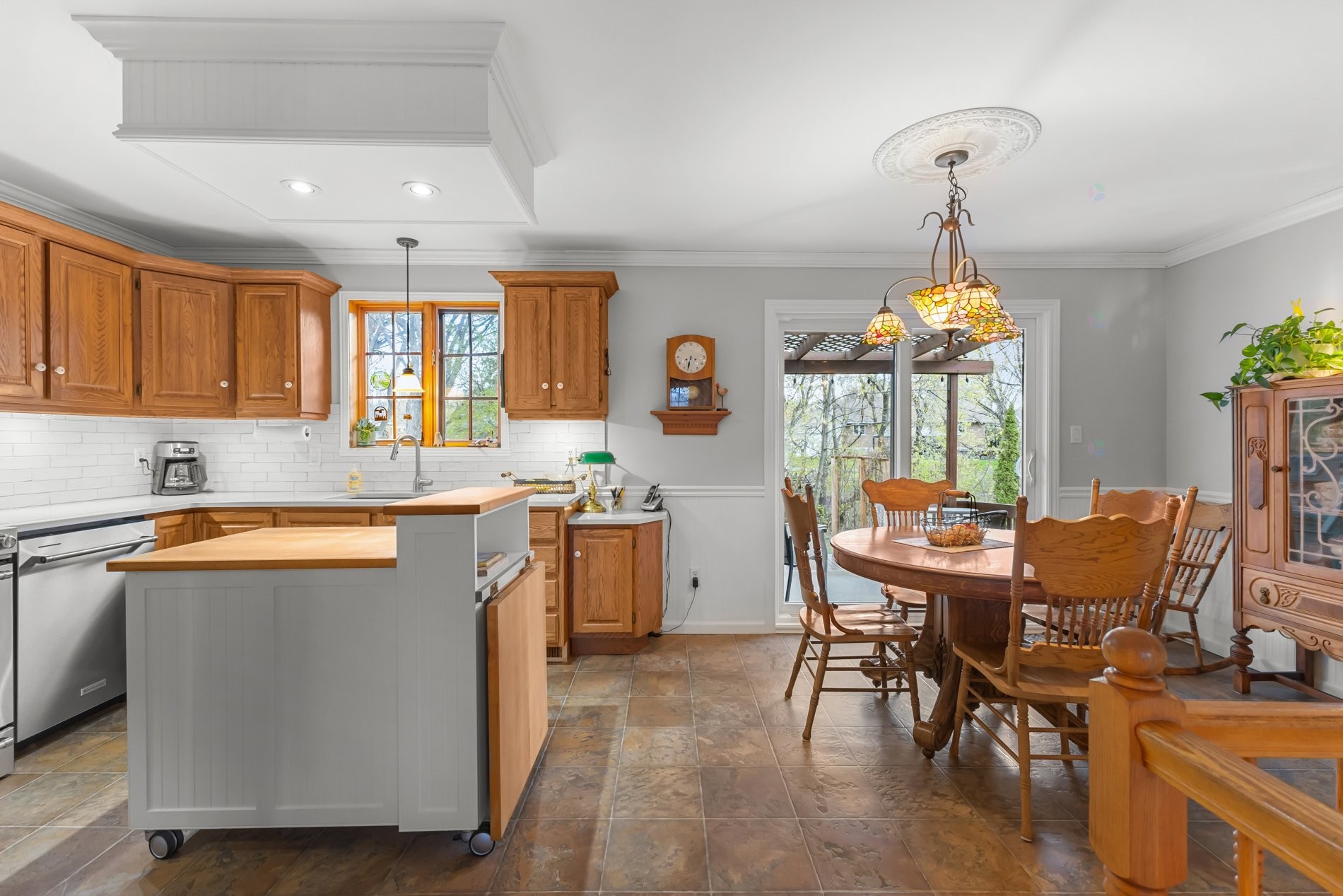 









245


Av. De Beaujeu

,
Saint-Hyacinthe,




QC
J2S7M9

