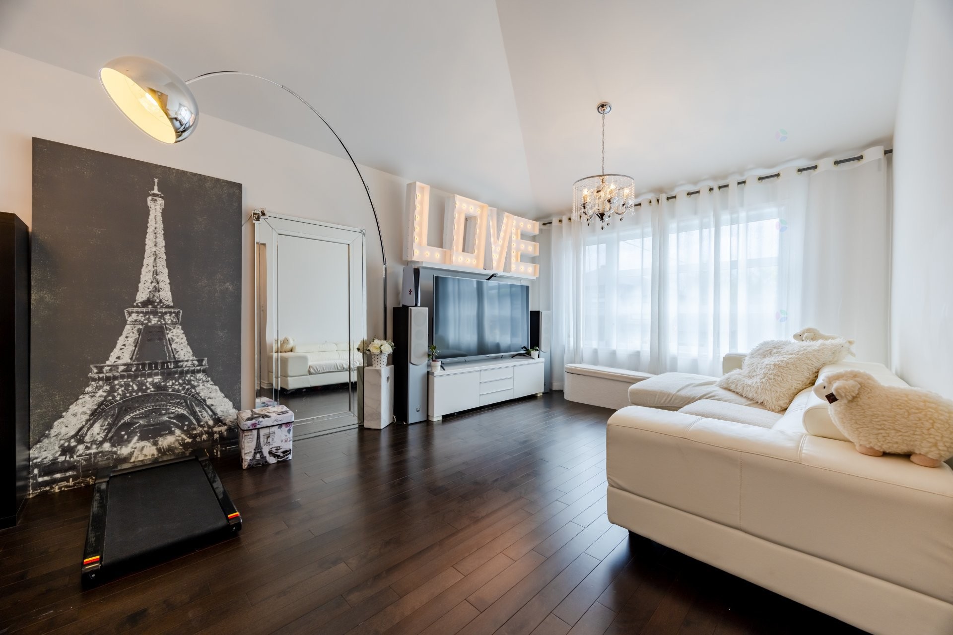 









4056


Rue des Pruniers

,
Longueuil (Saint-Hubert),




QC
J3Y0S2

