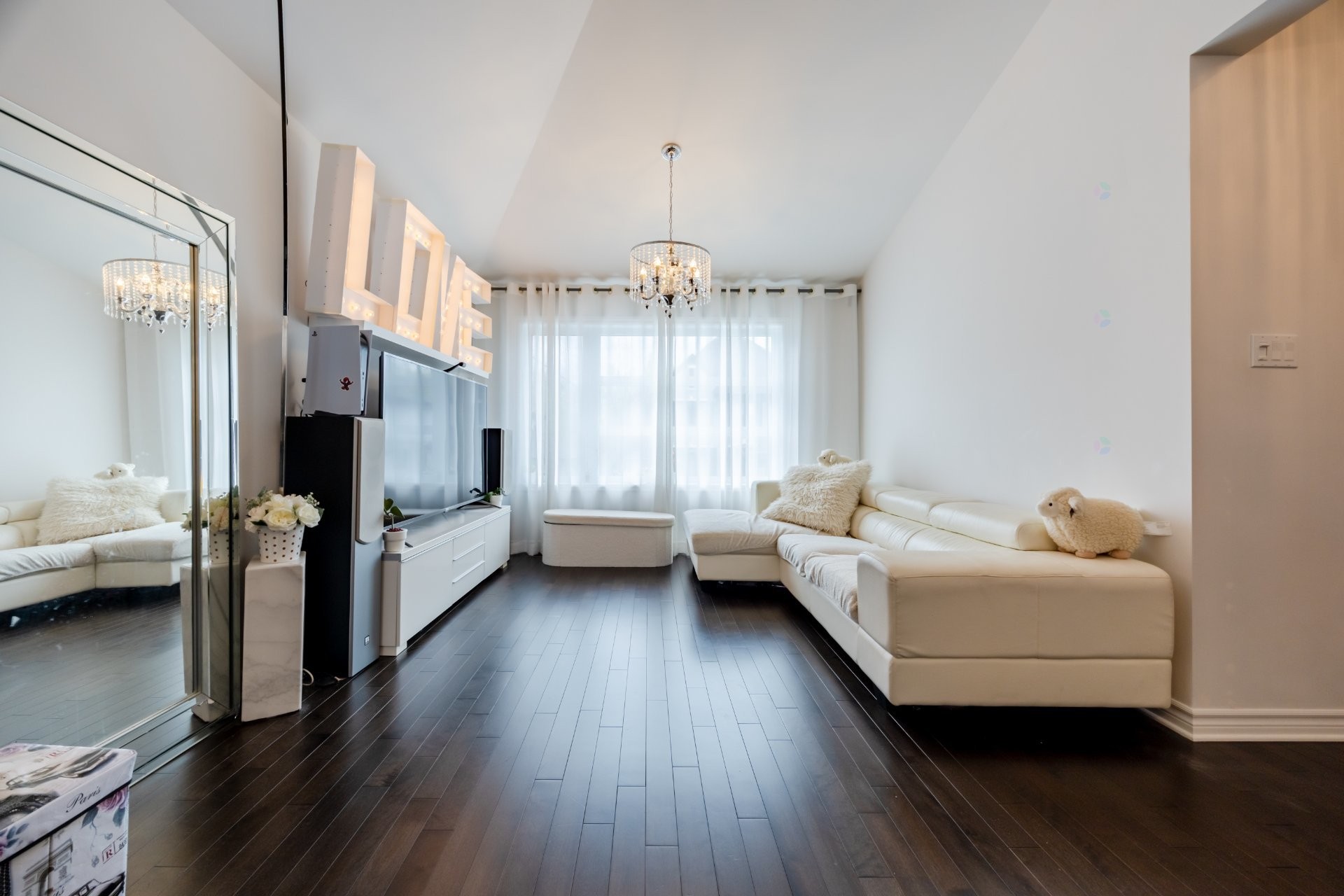 









4056


Rue des Pruniers

,
Longueuil (Saint-Hubert),




QC
J3Y0S2

