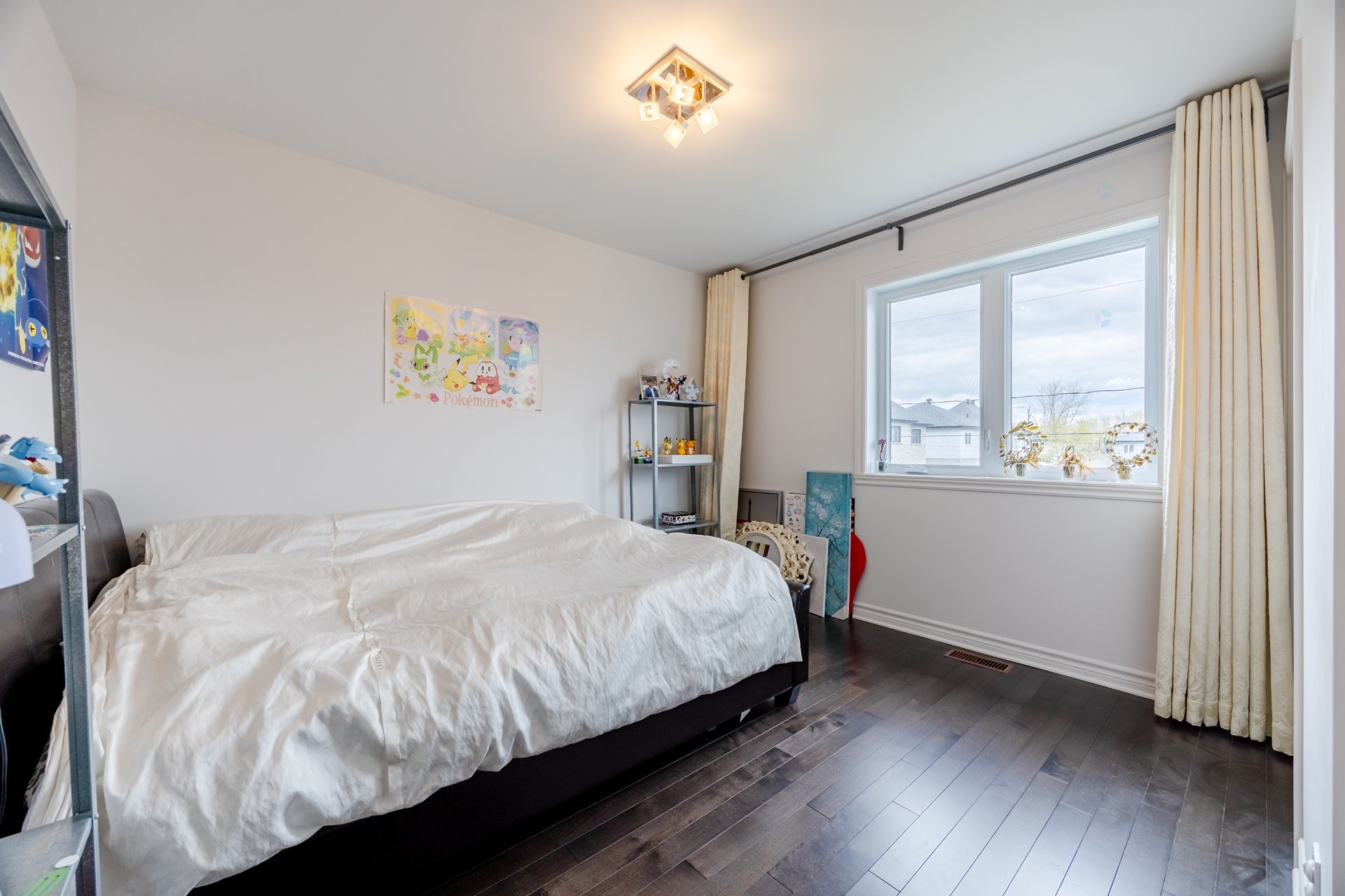 









4056


Rue des Pruniers

,
Longueuil (Saint-Hubert),




QC
J3Y0S2


