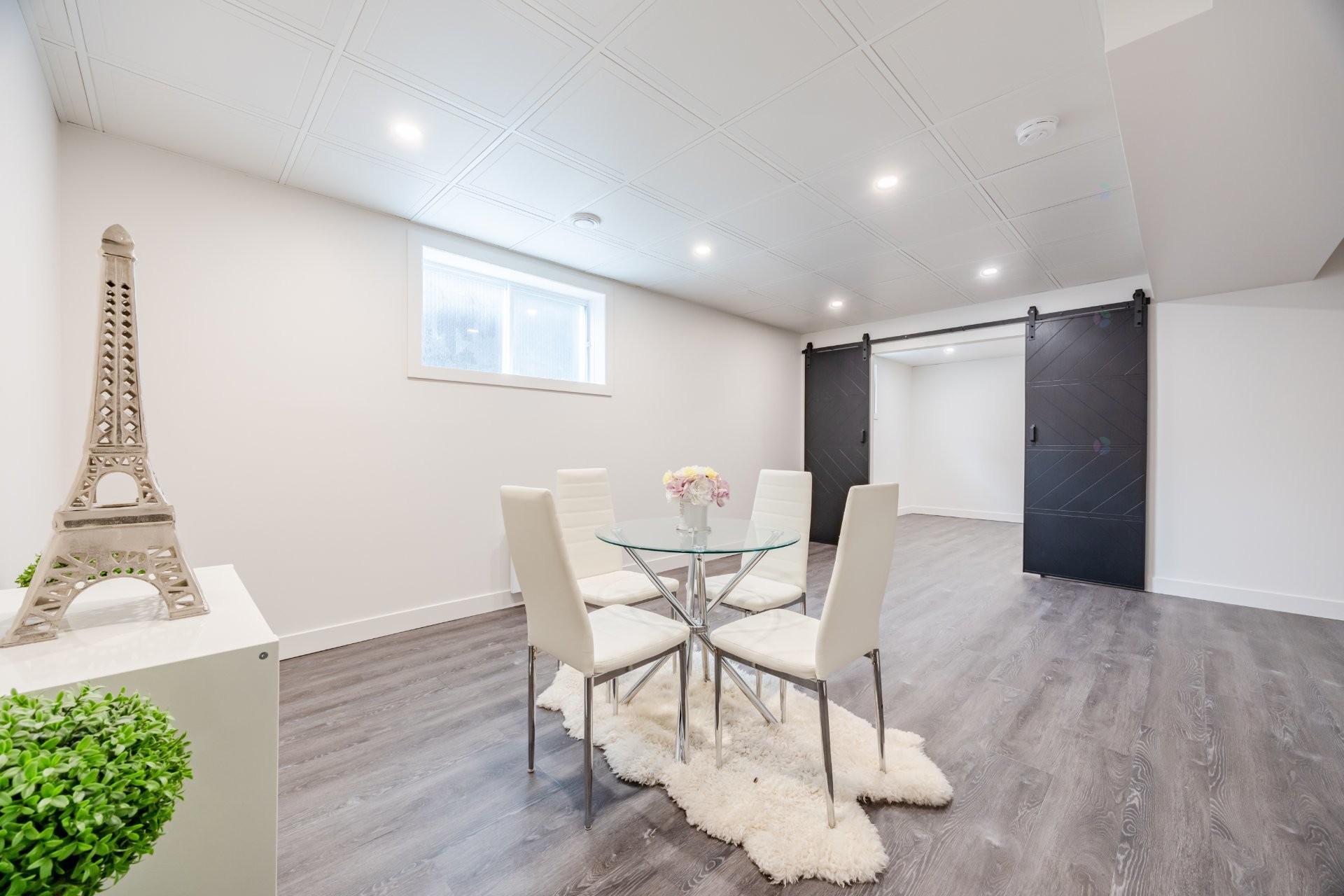 









4056


Rue des Pruniers

,
Longueuil (Saint-Hubert),




QC
J3Y0S2

