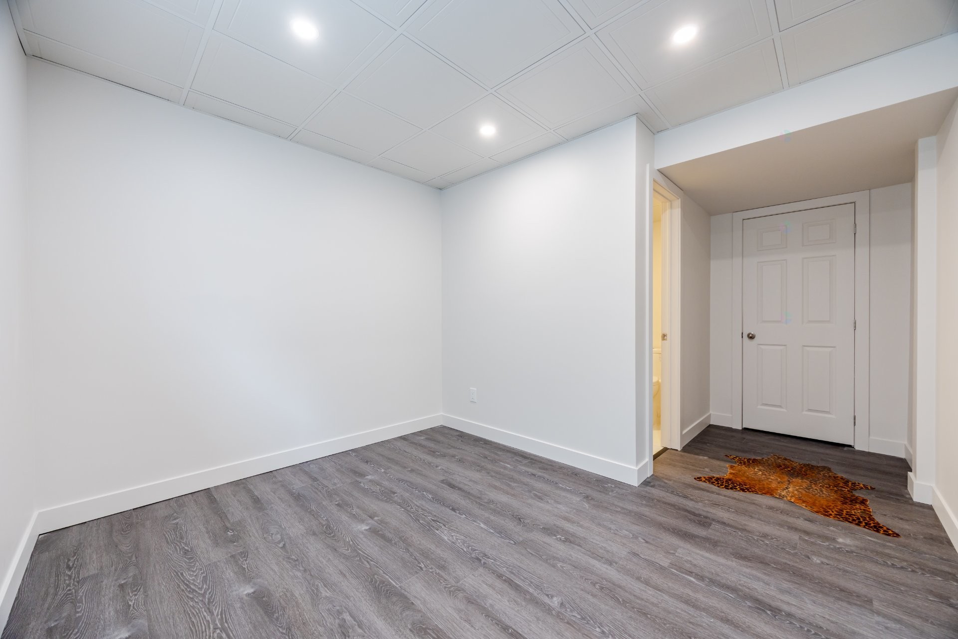 









4056


Rue des Pruniers

,
Longueuil (Saint-Hubert),




QC
J3Y0S2

