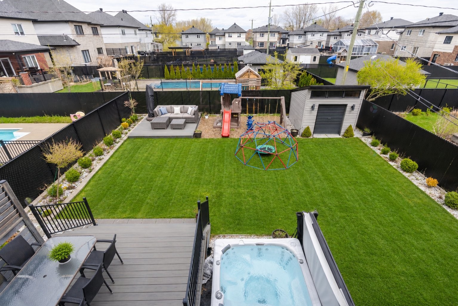 









4056


Rue des Pruniers

,
Longueuil (Saint-Hubert),




QC
J3Y0S2

