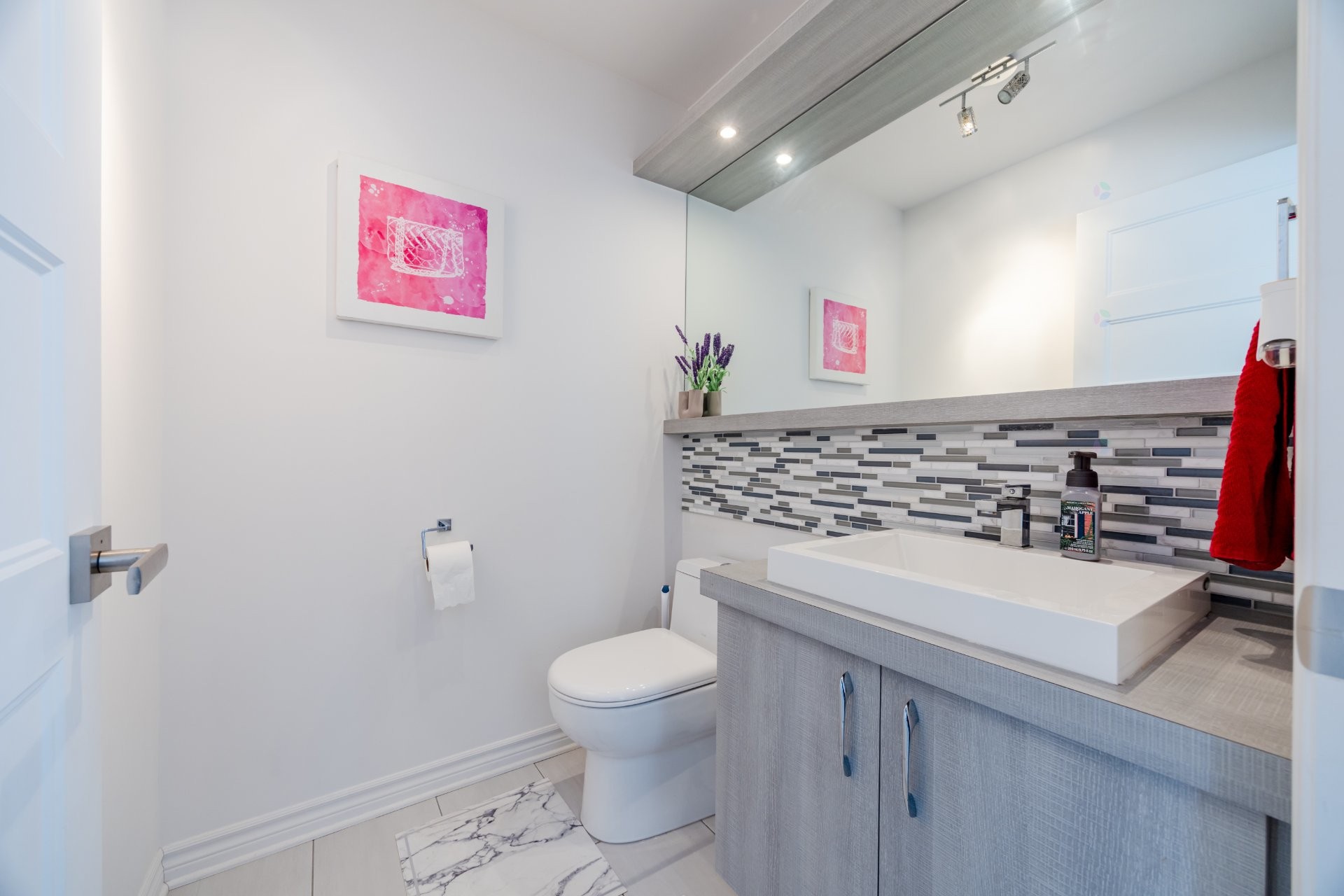 









4056


Rue des Pruniers

,
Longueuil (Saint-Hubert),




QC
J3Y0S2

