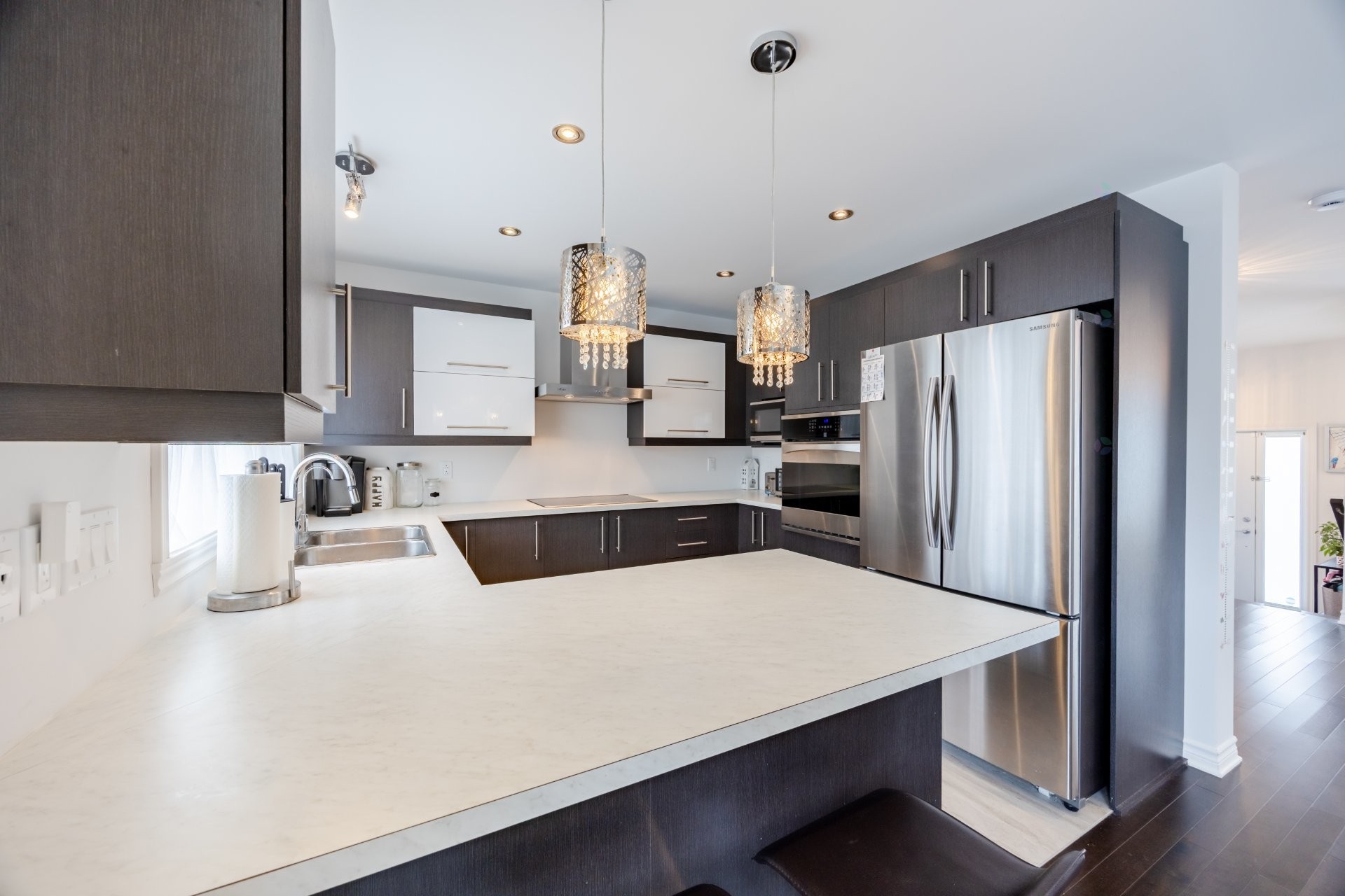 









4056


Rue des Pruniers

,
Longueuil (Saint-Hubert),




QC
J3Y0S2

