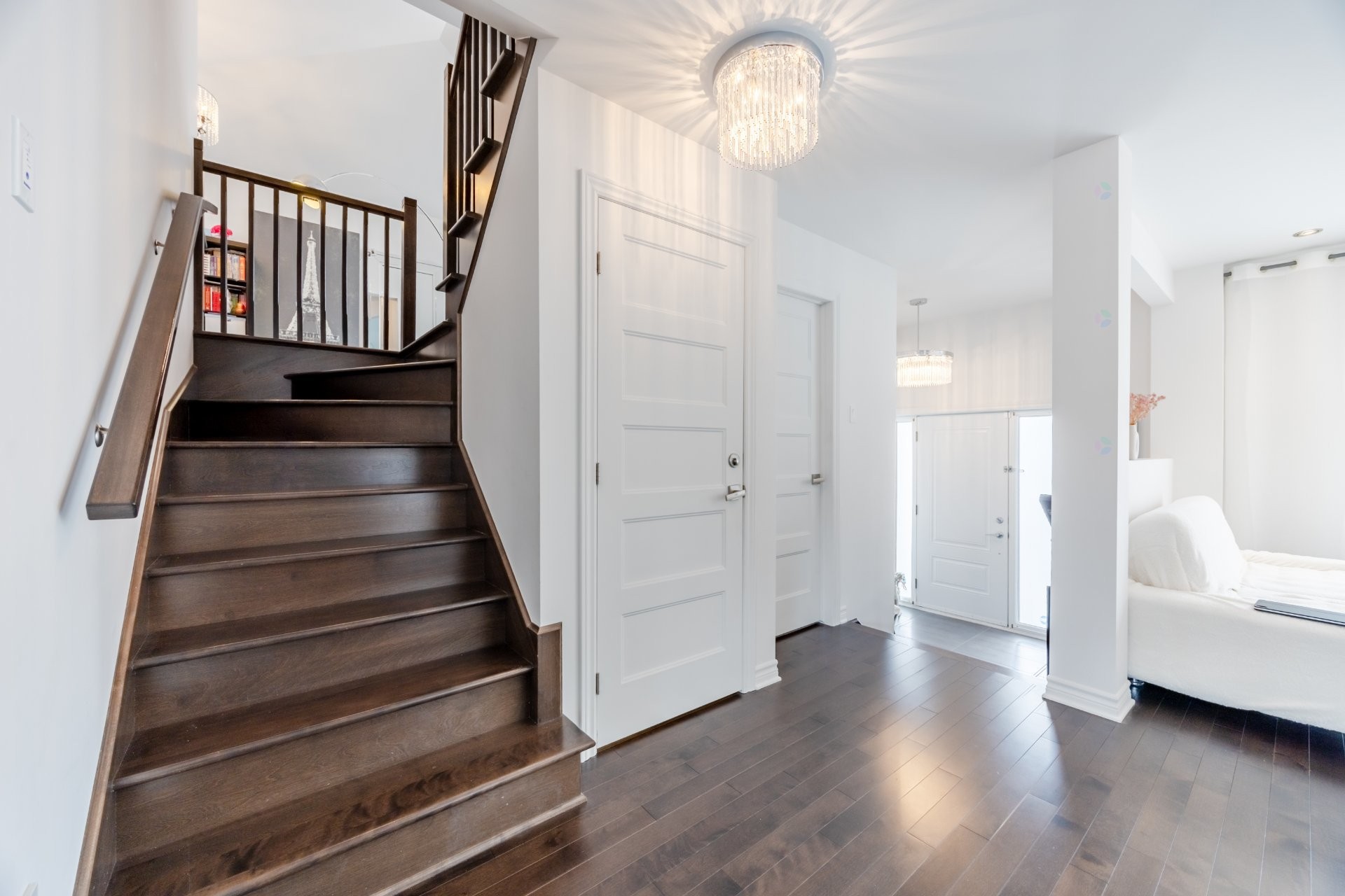 









4056


Rue des Pruniers

,
Longueuil (Saint-Hubert),




QC
J3Y0S2

