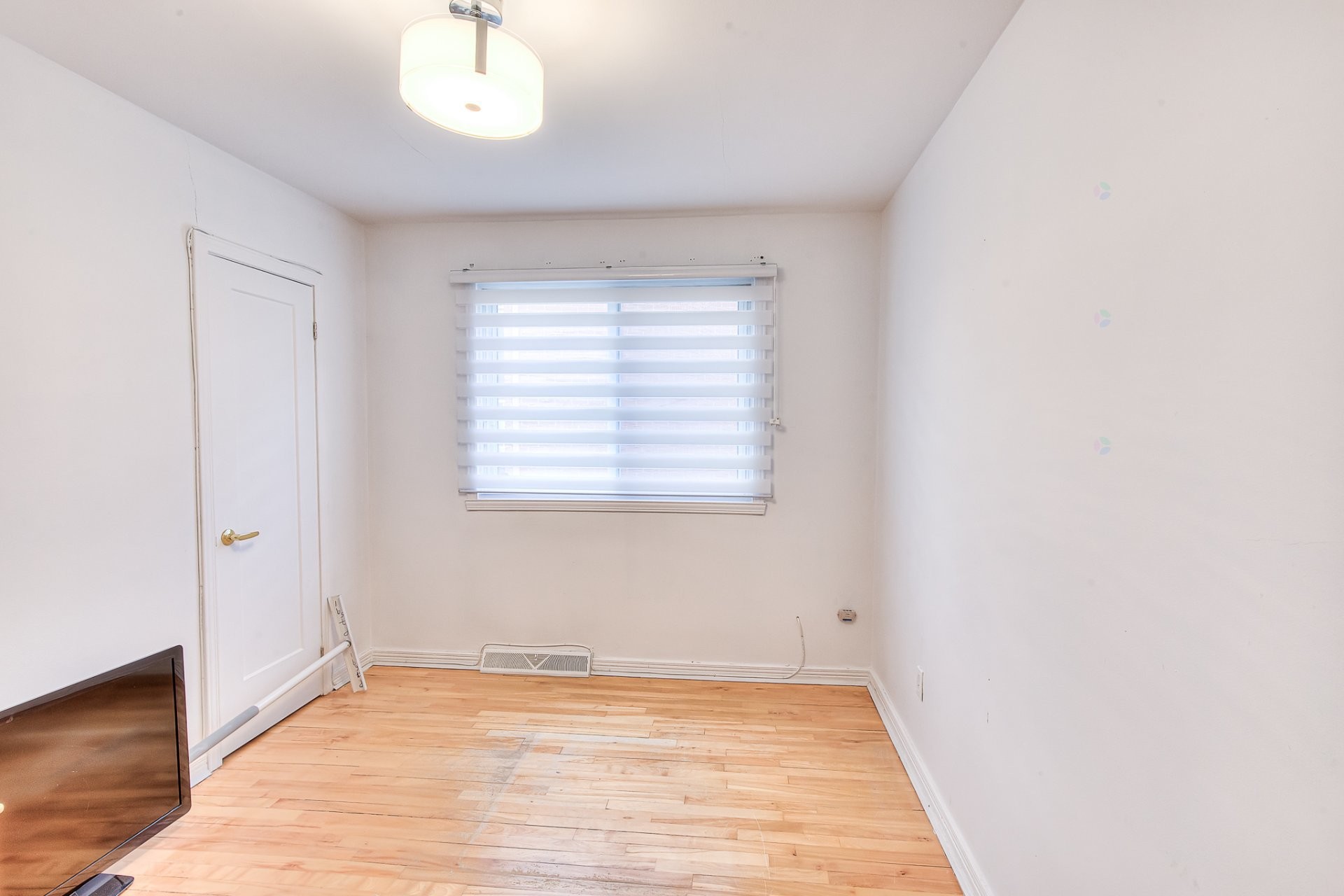 









1273

 - 1277


Rue Jasmin

,
Laval (Chomedey),




QC
H7W3V9

