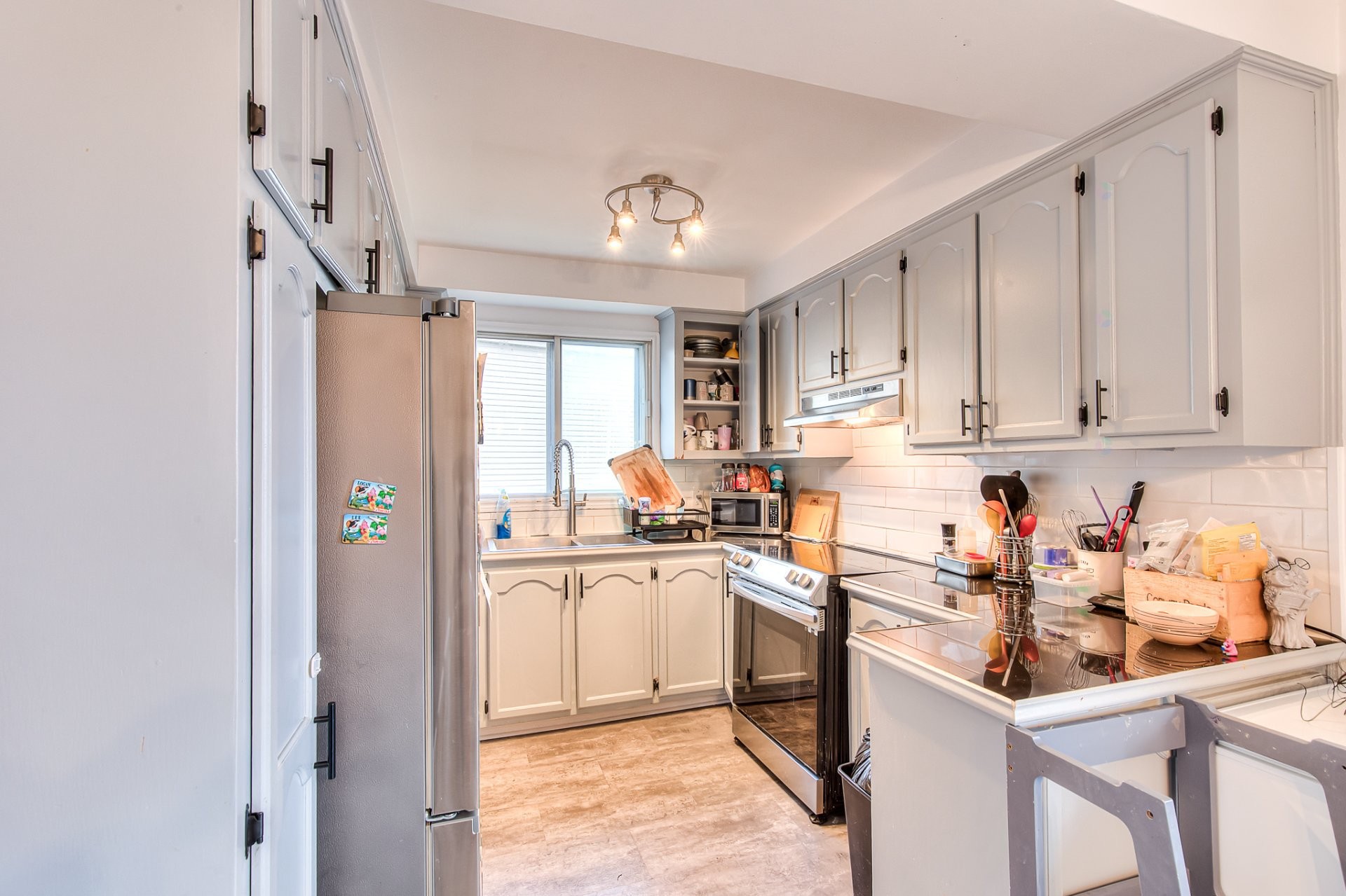 









1273

 - 1277


Rue Jasmin

,
Laval (Chomedey),




QC
H7W3V9

