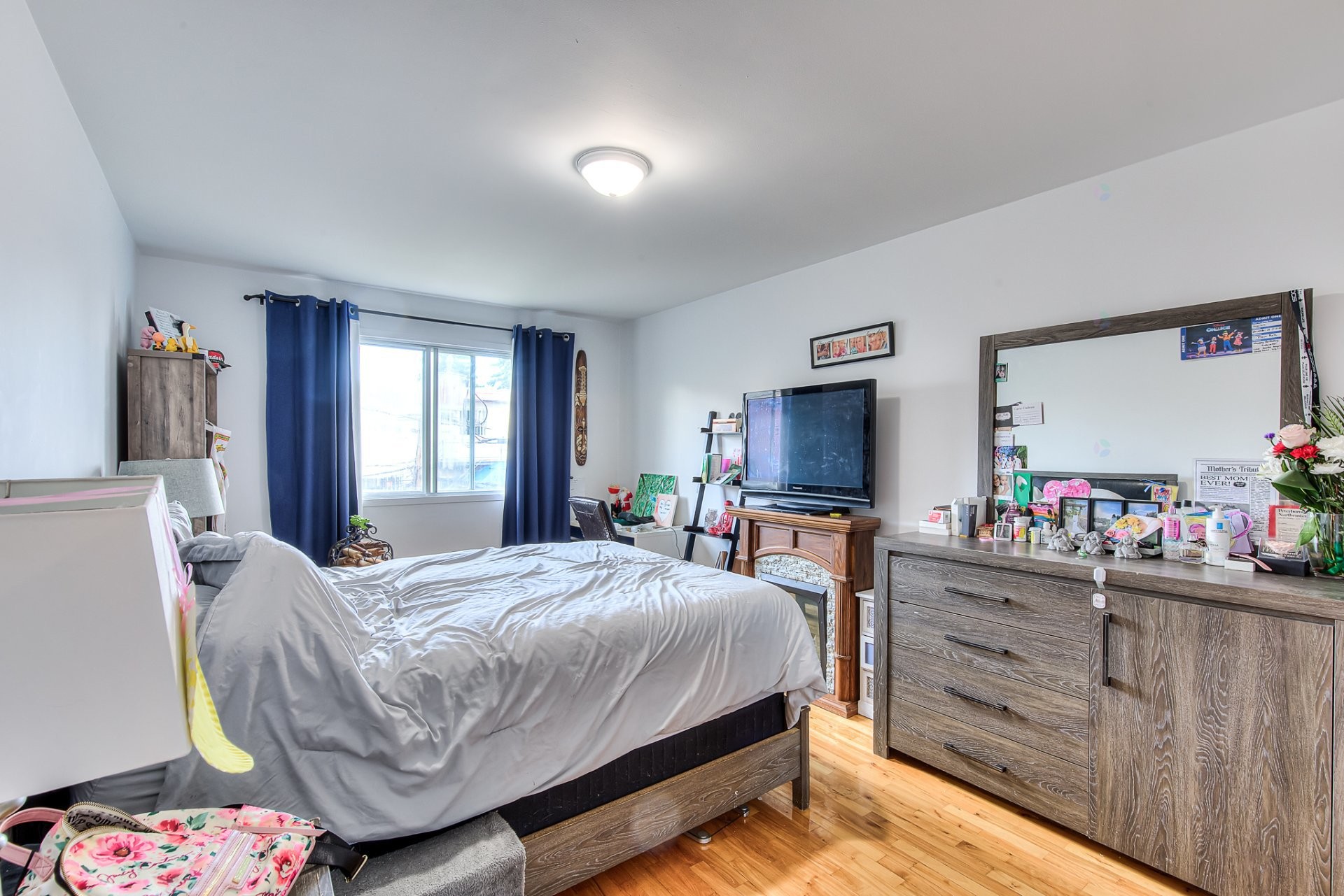 









1273

 - 1277


Rue Jasmin

,
Laval (Chomedey),




QC
H7W3V9


