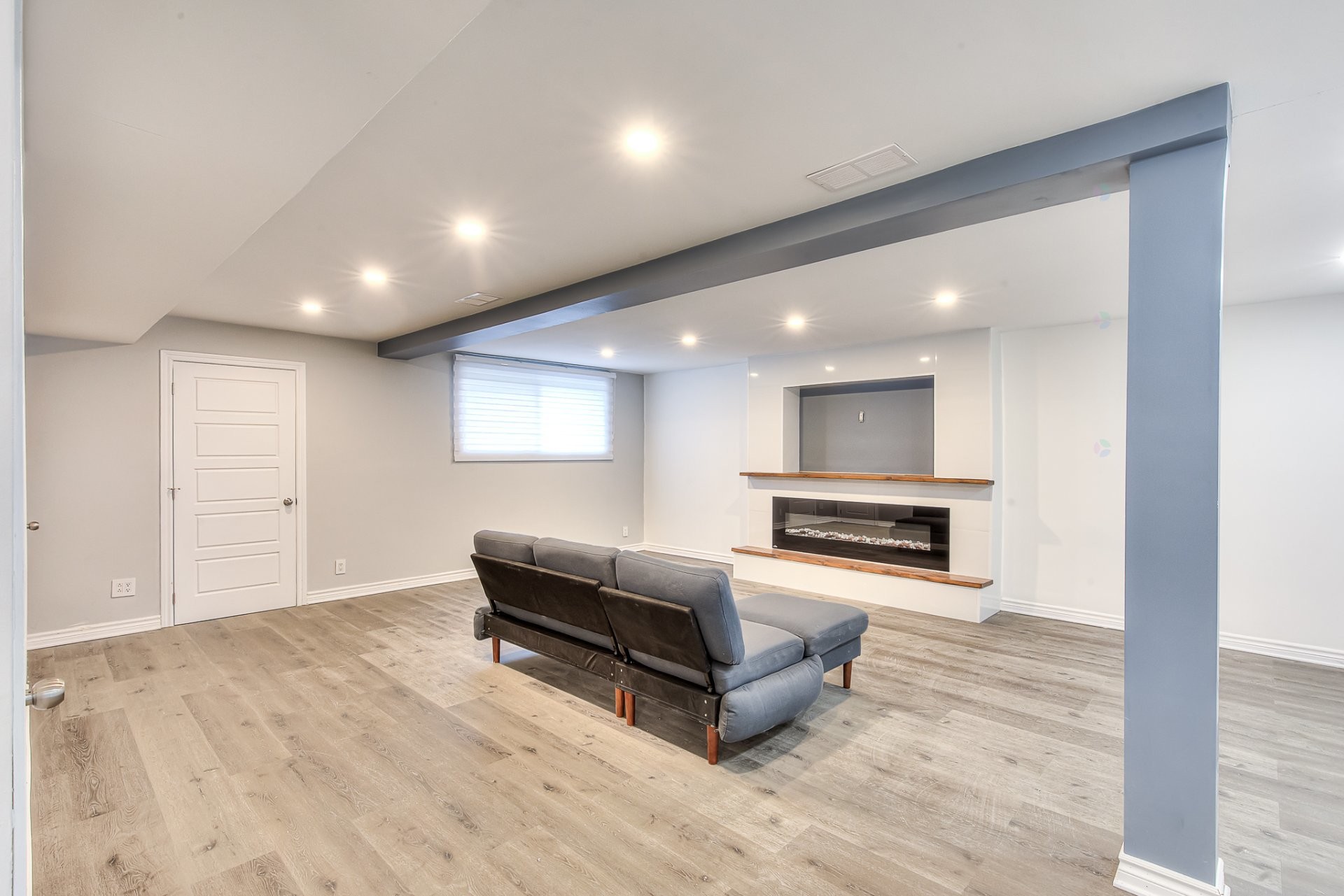 









1273

 - 1277


Rue Jasmin

,
Laval (Chomedey),




QC
H7W3V9

