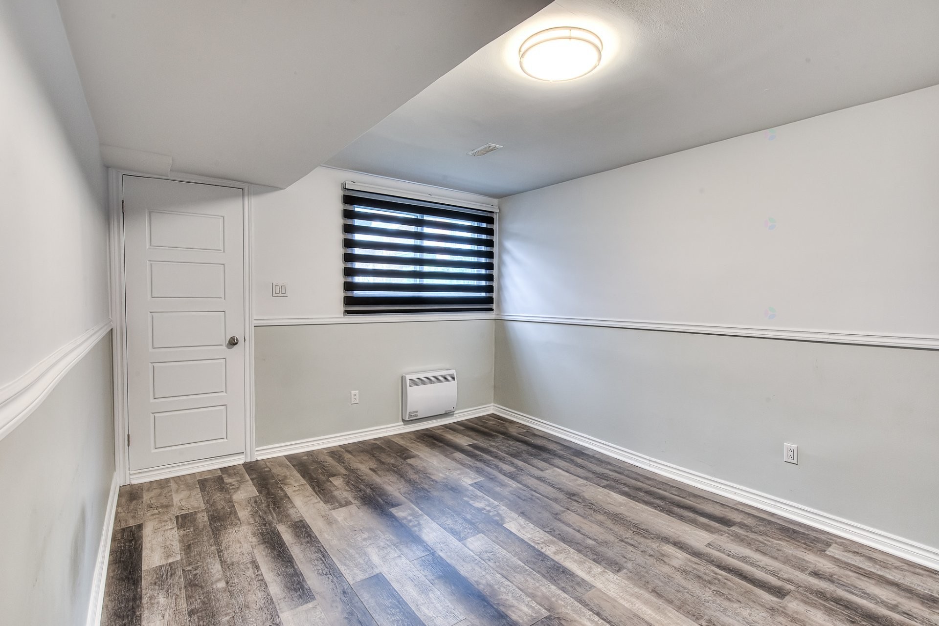 









1273

 - 1277


Rue Jasmin

,
Laval (Chomedey),




QC
H7W3V9

