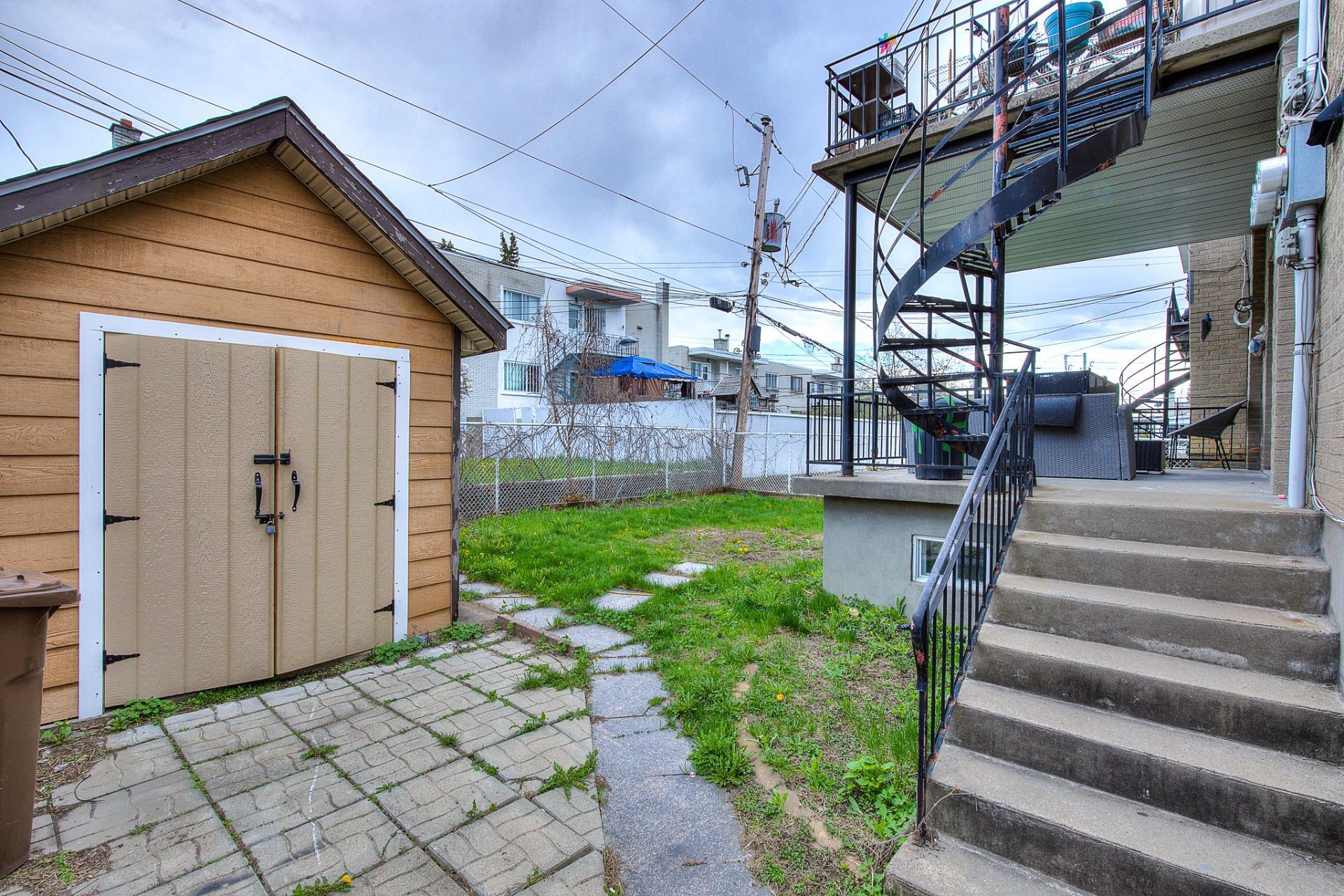 









1273

 - 1277


Rue Jasmin

,
Laval (Chomedey),




QC
H7W3V9

