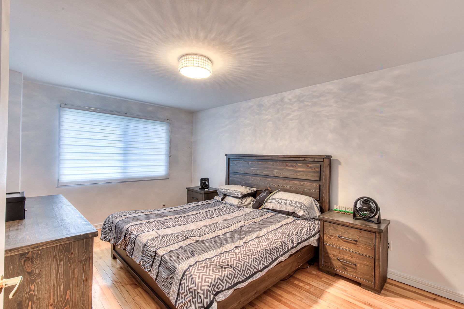 









1273

 - 1277


Rue Jasmin

,
Laval (Chomedey),




QC
H7W3V9

