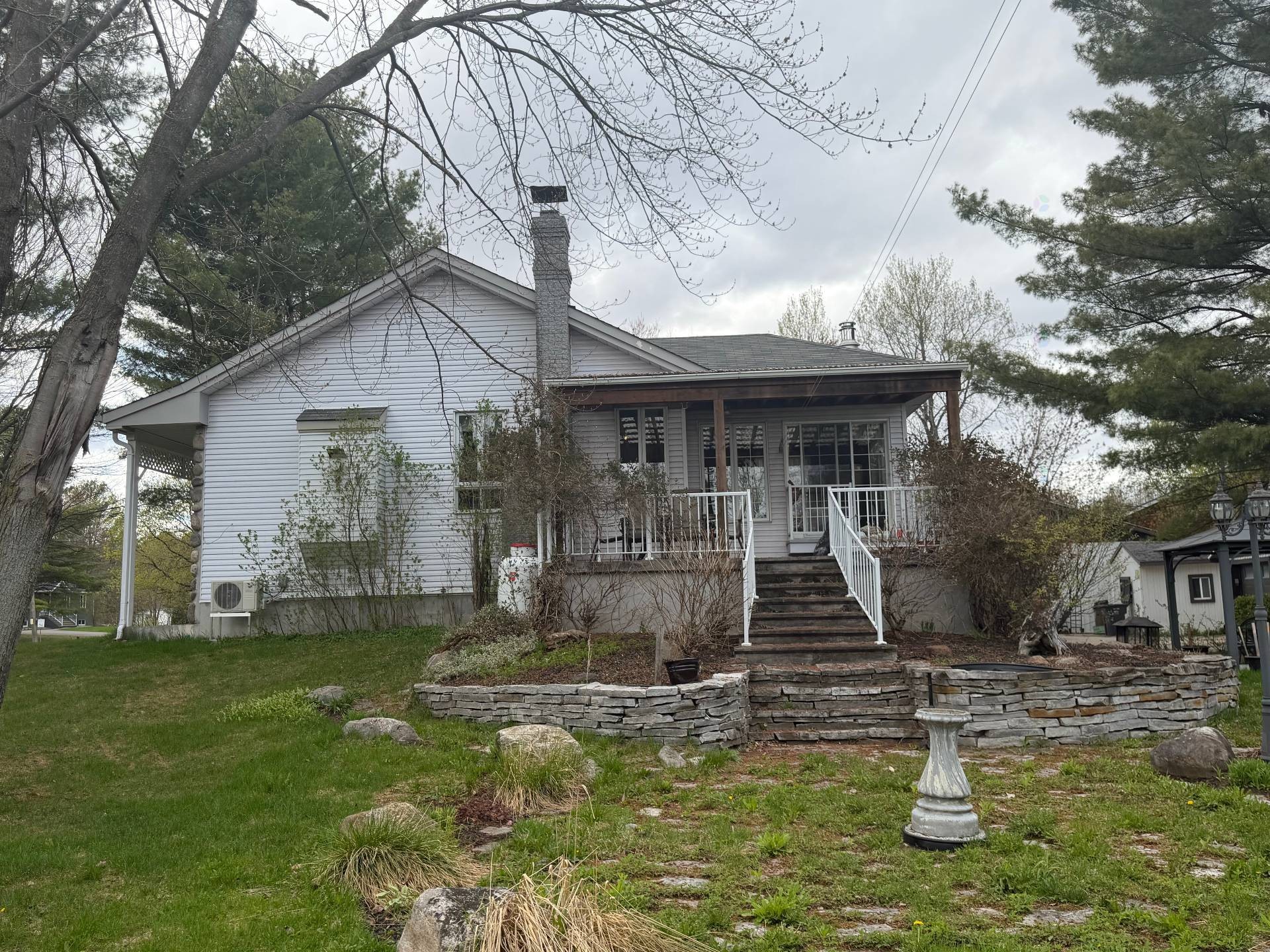 









850


Rg St-Esprit

,
L'Épiphanie,







QC
J5X2M6

