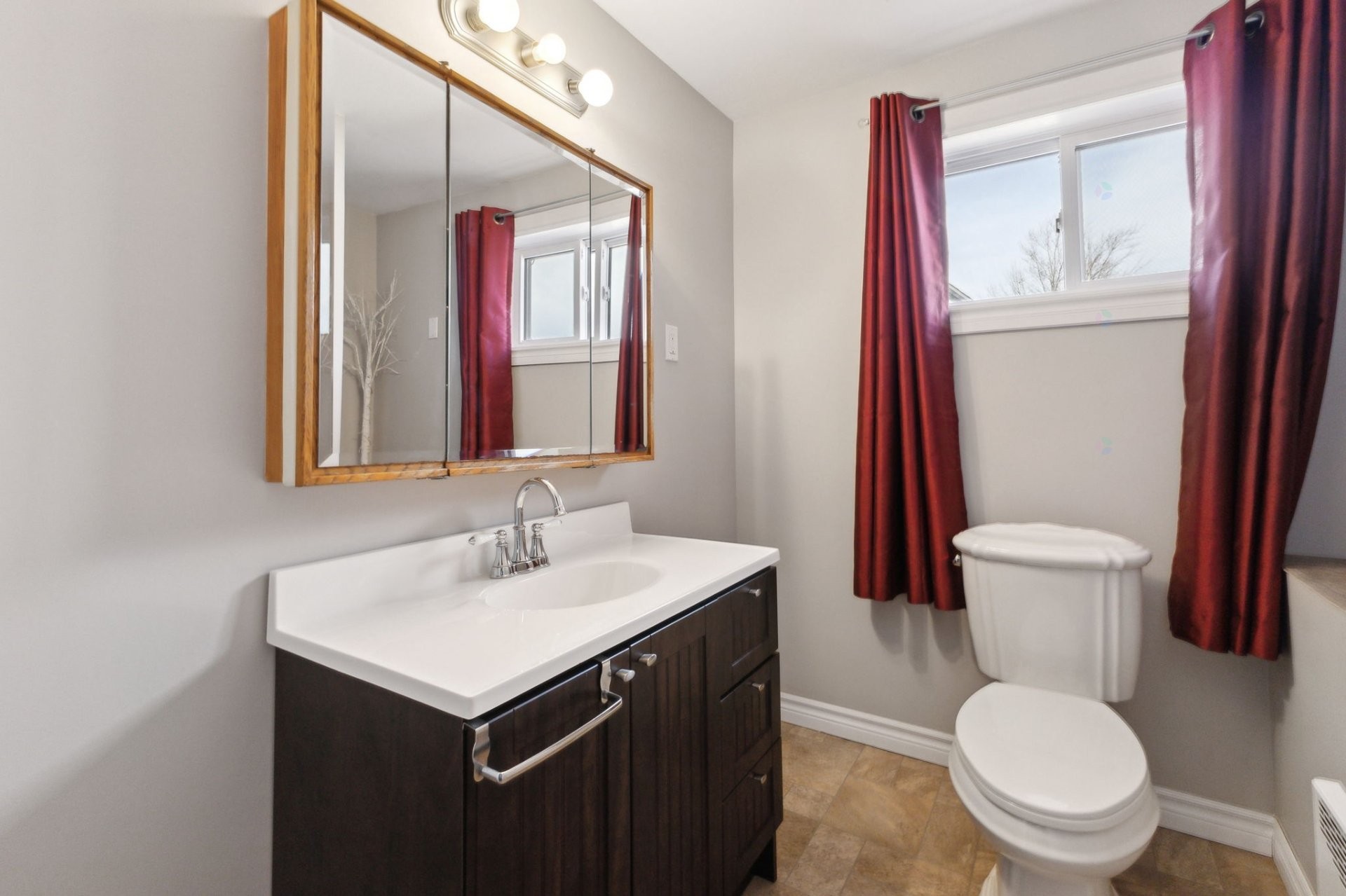 









32


Rue Principale

,
Notre-Dame-du-Laus,




QC
J0X2M0

