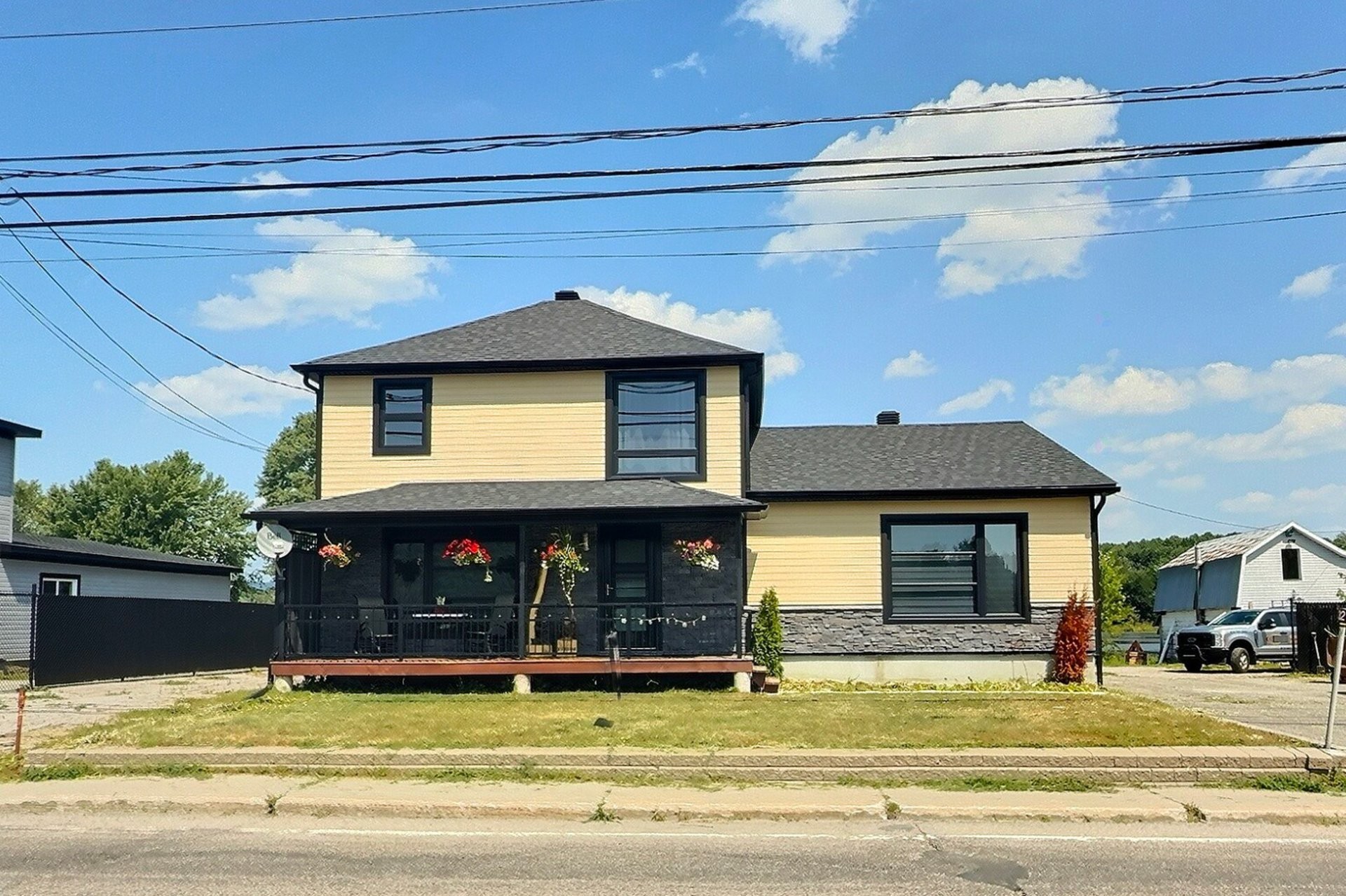 









32


Rue Principale

,
Notre-Dame-du-Laus,




QC
J0X2M0

