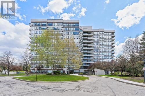 24/7 Security guards protect the condo community