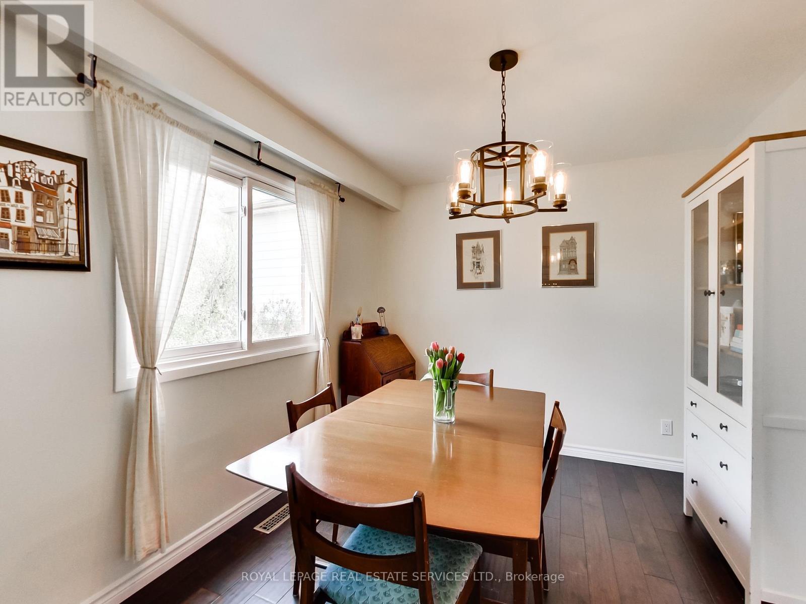 












27 BREMEN LANE

,
Mississauga,




Ontario
L5M1G7

