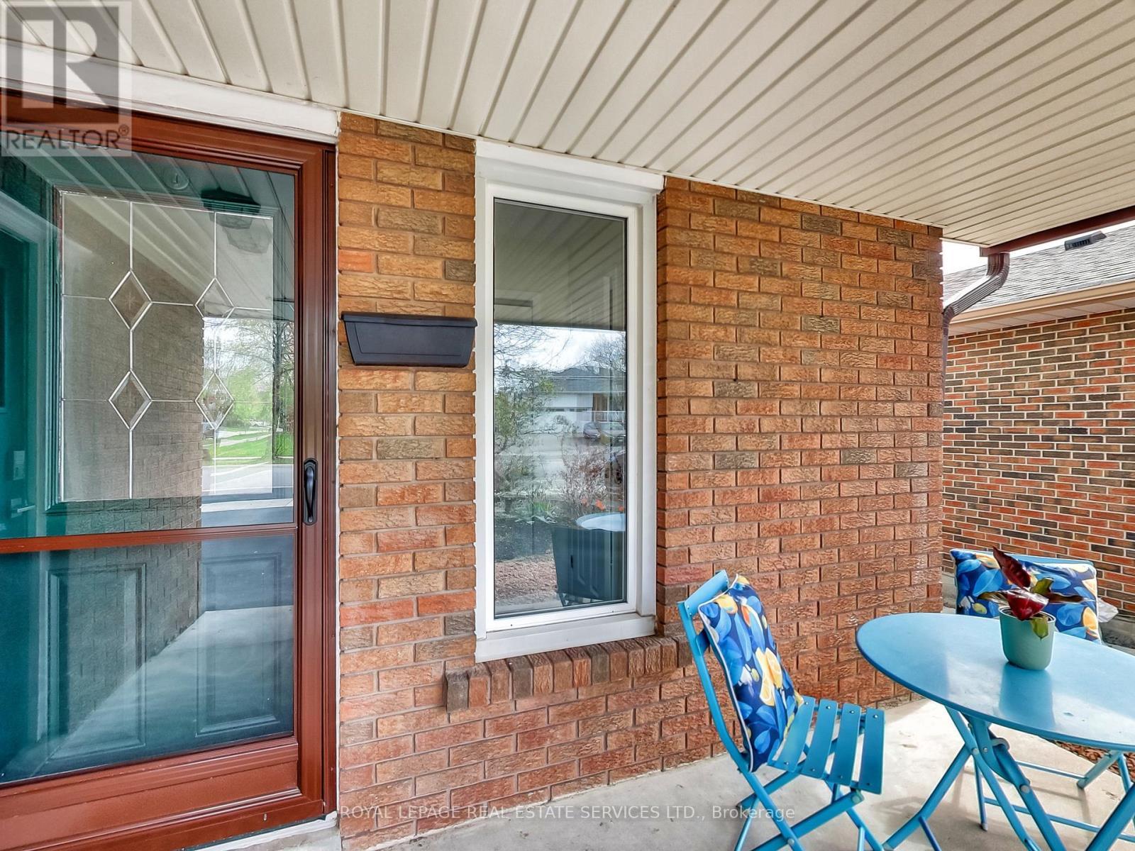 












27 BREMEN LANE

,
Mississauga,




Ontario
L5M1G7

