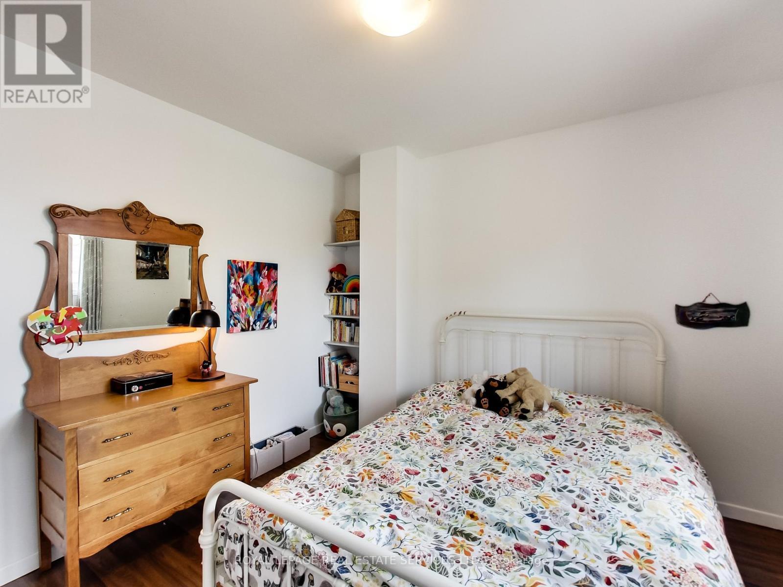 












27 BREMEN LANE

,
Mississauga,




Ontario
L5M1G7

