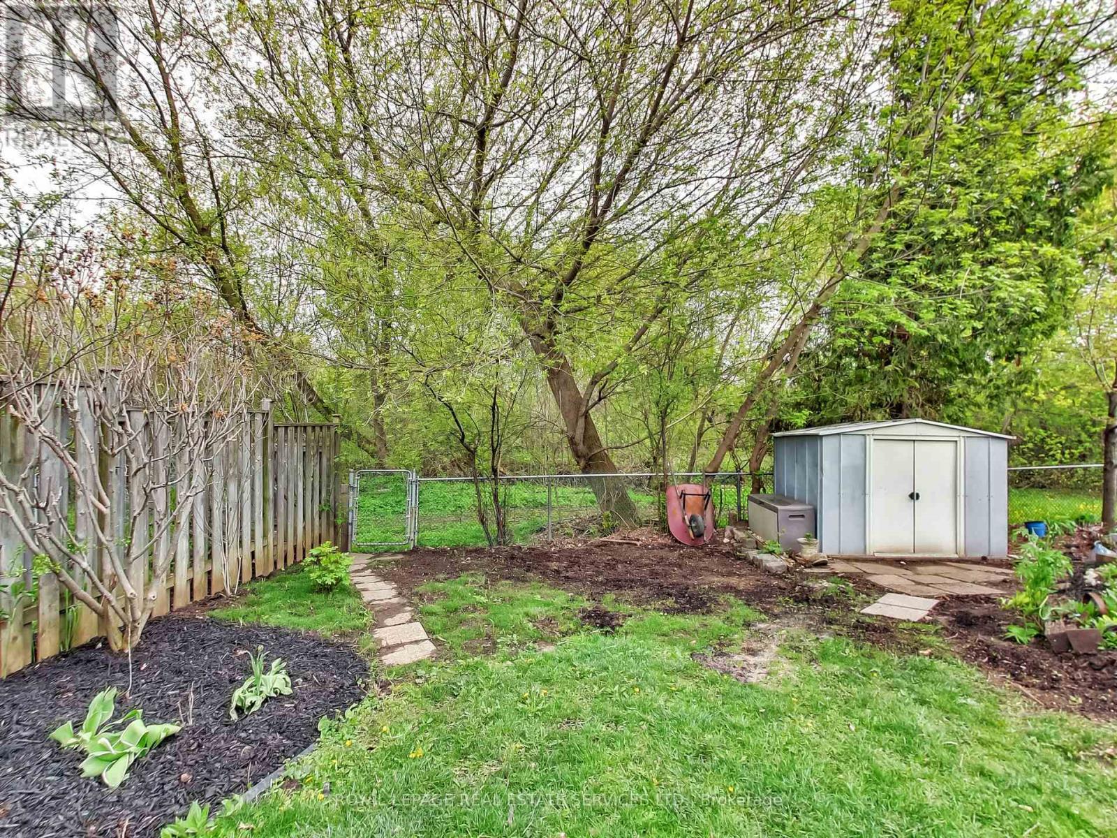 












27 BREMEN LANE

,
Mississauga,




Ontario
L5M1G7

