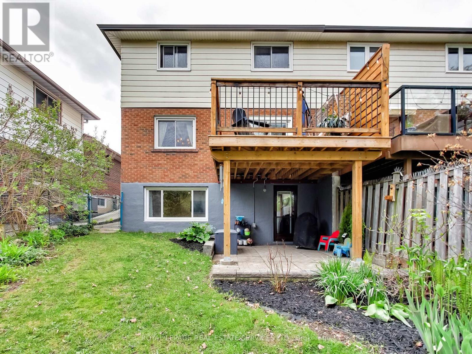 












27 BREMEN LANE

,
Mississauga,




Ontario
L5M1G7

