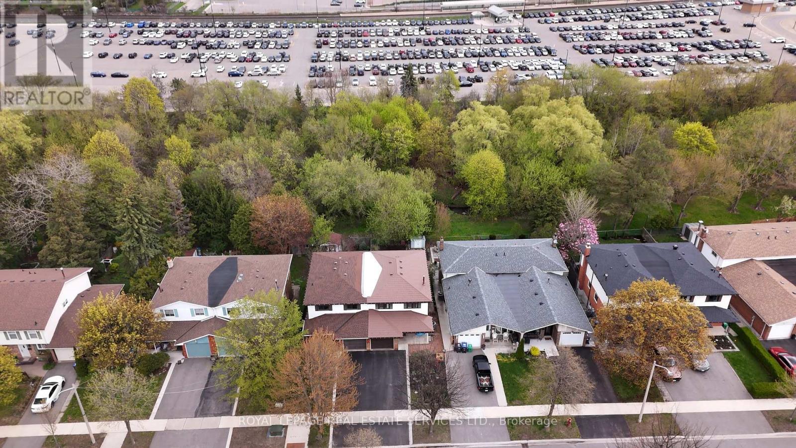 












27 BREMEN LANE

,
Mississauga,




Ontario
L5M1G7

