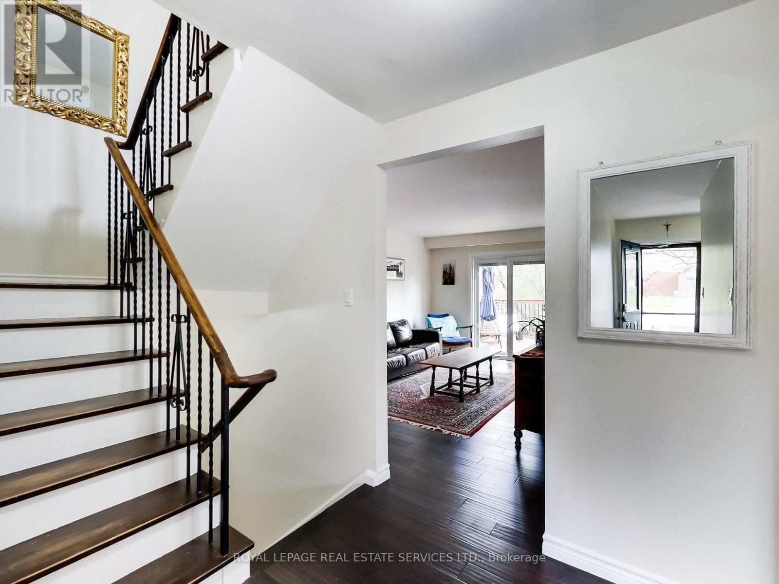 












27 BREMEN LANE

,
Mississauga,




Ontario
L5M1G7

