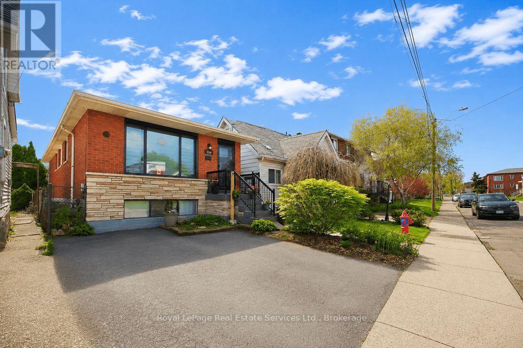 












334 TRAGINA AVENUE N

,
Hamilton (Homeside),




Ontario
L8H5E3


