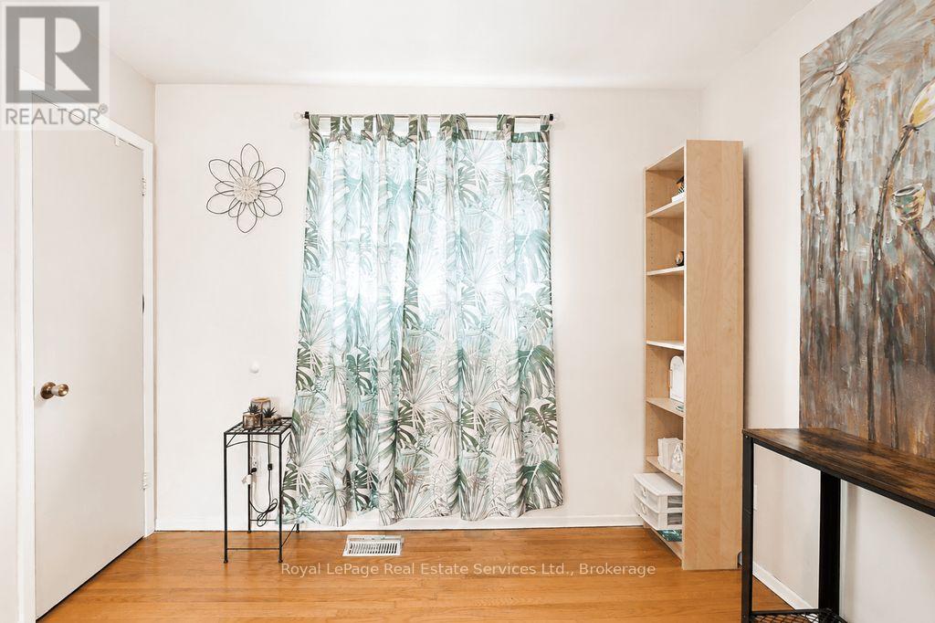 












334 TRAGINA AVENUE N

,
Hamilton (Homeside),




Ontario
L8H5E3

