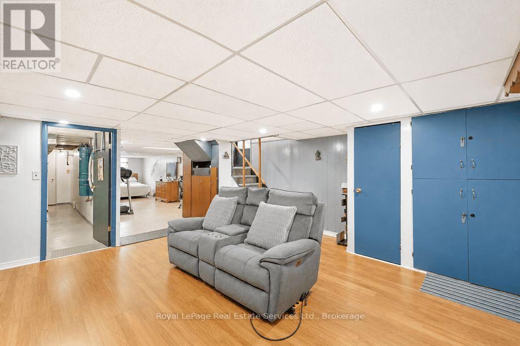 












334 TRAGINA AVENUE N

,
Hamilton (Homeside),




Ontario
L8H5E3

