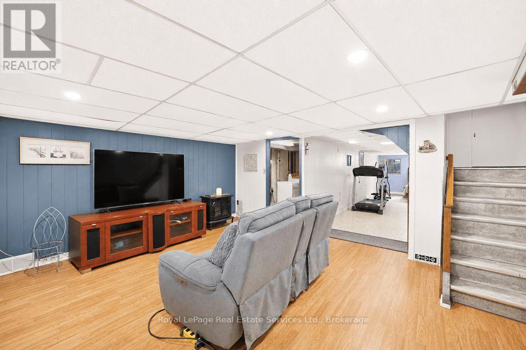 












334 TRAGINA AVENUE N

,
Hamilton (Homeside),




Ontario
L8H5E3


