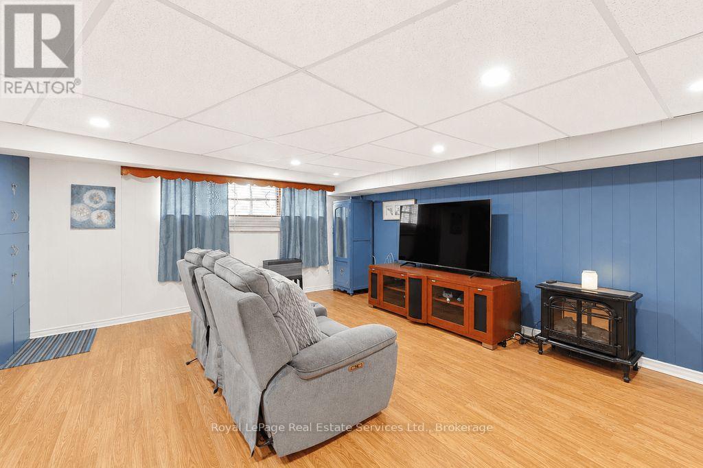 












334 TRAGINA AVENUE N

,
Hamilton (Homeside),




Ontario
L8H5E3

