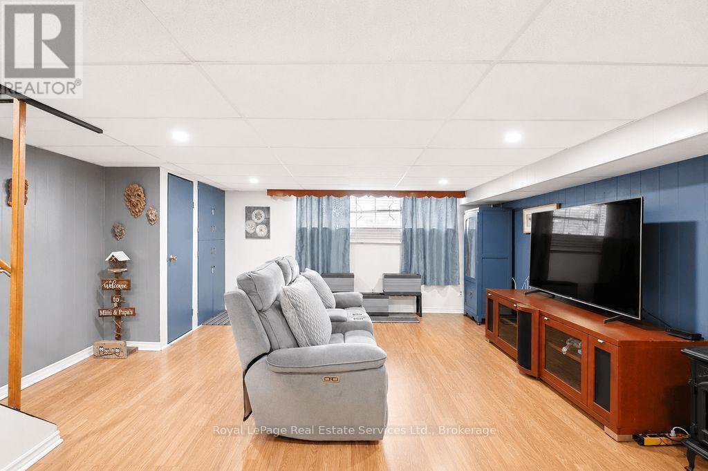 












334 TRAGINA AVENUE N

,
Hamilton (Homeside),




Ontario
L8H5E3


