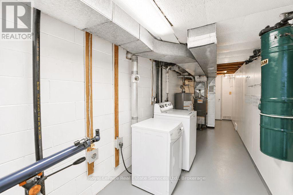 












334 TRAGINA AVENUE N

,
Hamilton (Homeside),




Ontario
L8H5E3

