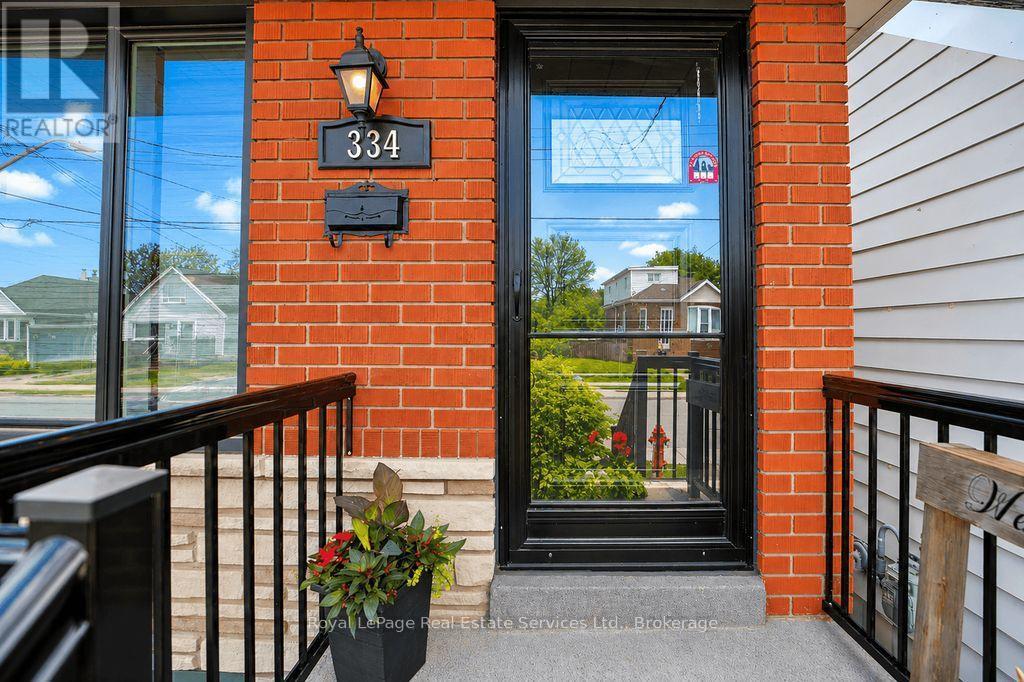 












334 TRAGINA AVENUE N

,
Hamilton (Homeside),




Ontario
L8H5E3

