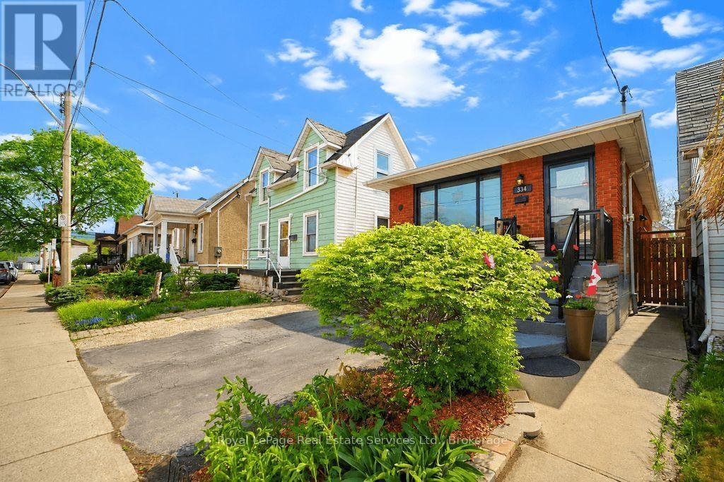 












334 TRAGINA AVENUE N

,
Hamilton (Homeside),




Ontario
L8H5E3

