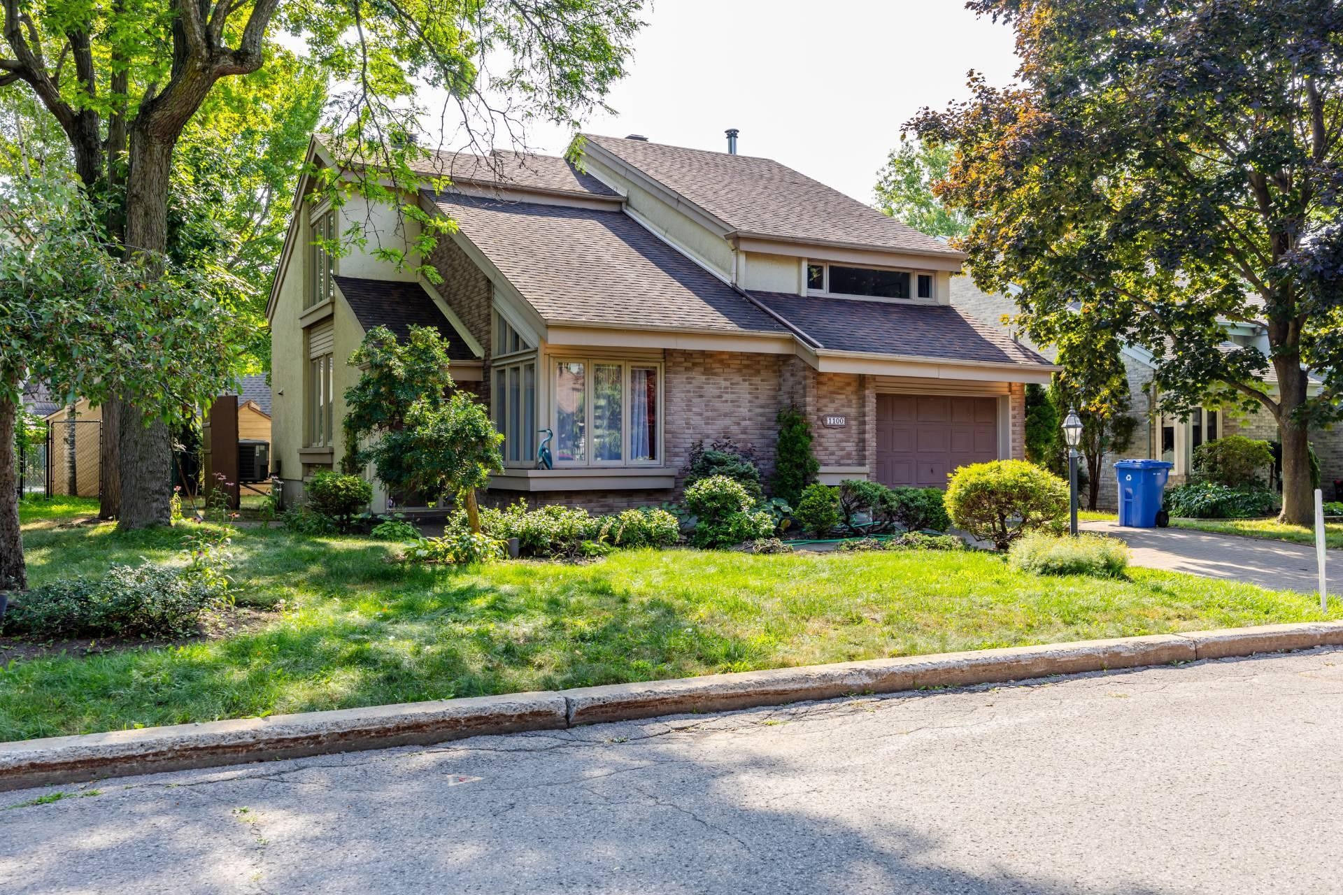 









1100


Rue des Gélinottes

,
Longueuil (Le Vieux-Longueuil),




QC
J4G2C9

