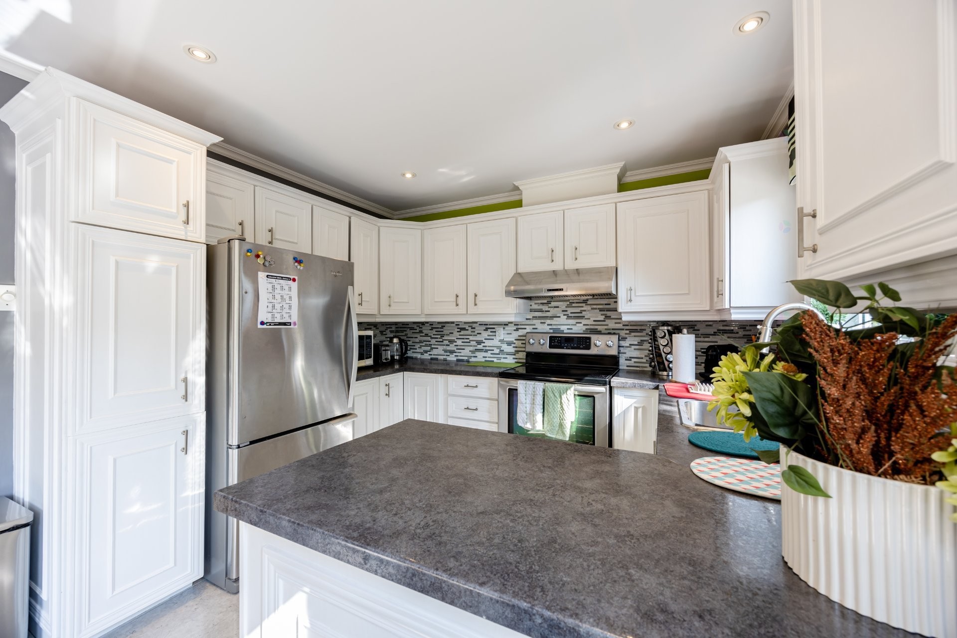 









1100


Rue des Gélinottes

,
Longueuil (Le Vieux-Longueuil),




QC
J4G2C9

