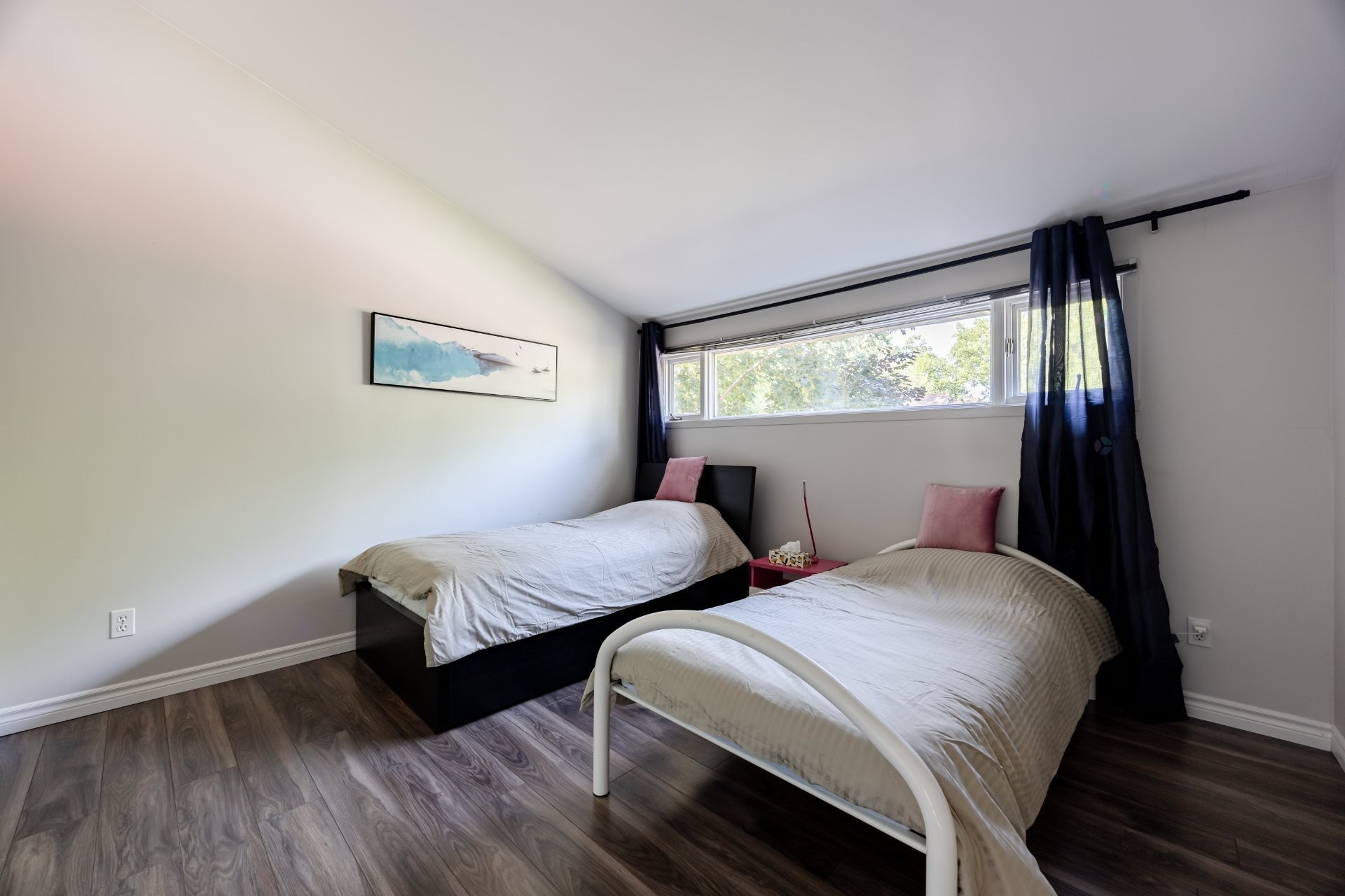 









1100


Rue des Gélinottes

,
Longueuil (Le Vieux-Longueuil),




QC
J4G2C9

